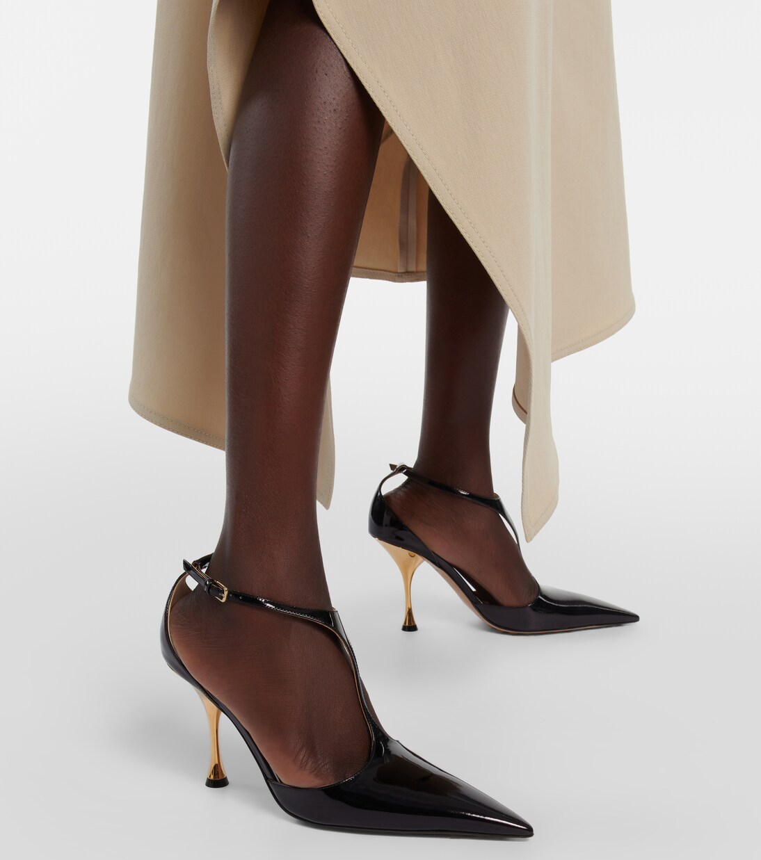 Rocket patent leather pumps in black Bottega Mytheresa