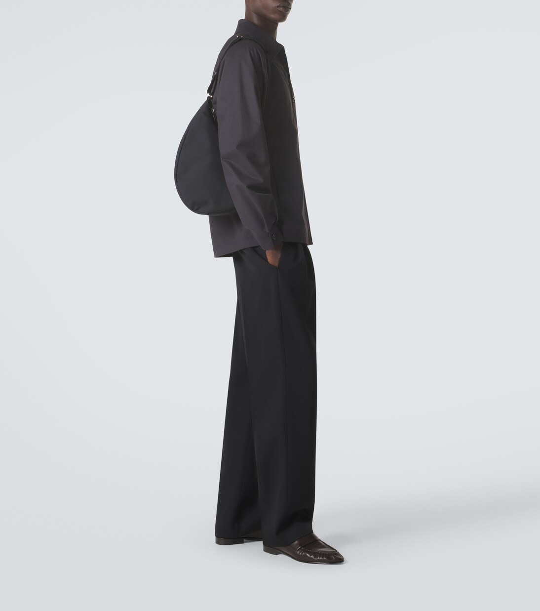 Messenger Bag Slouchy Banana Two in Schwarz - The Row | Mytheresa
