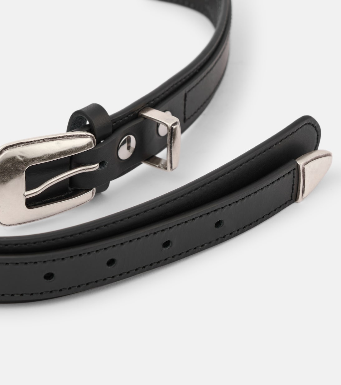 Minimal Western leather belt in black - Lemaire | Mytheresa