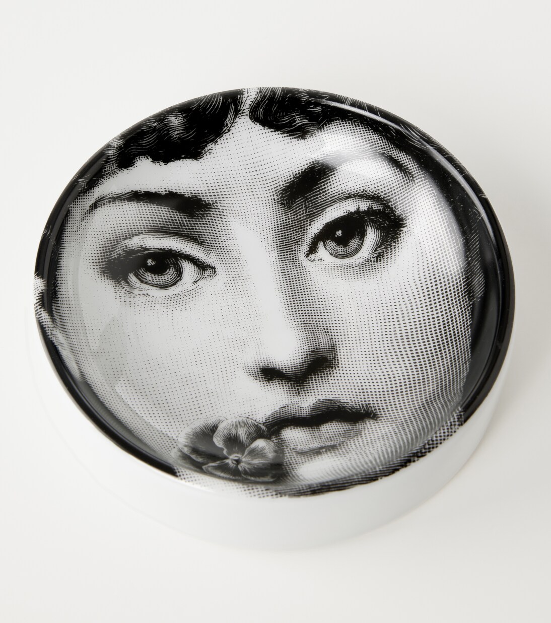 Tema E Variazioni N.137 porcelain ashtray in multicoloured Fornasetti