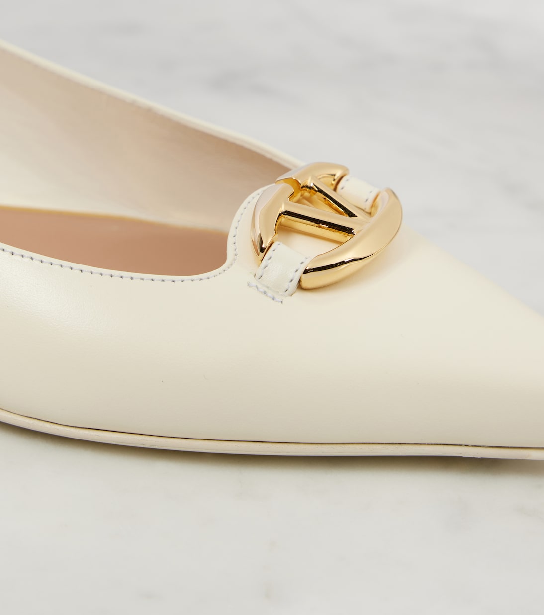 Slingback-Pumps VLogo Signature aus Leder in Weiß - Valentino  