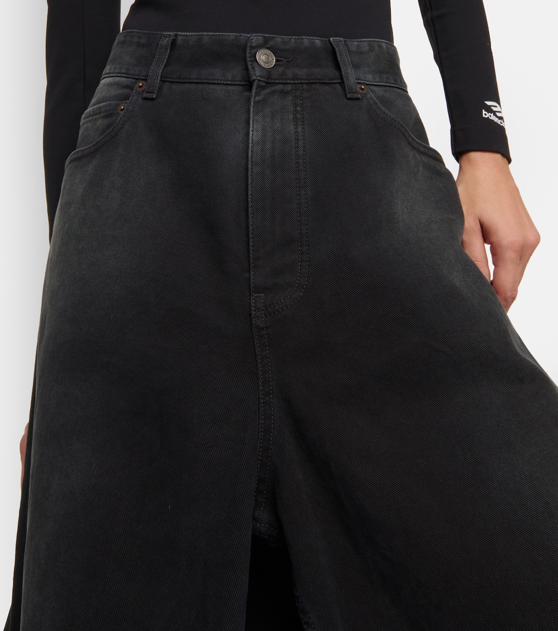 Mid-Rise Wide-Leg Jeans in Schwarz - Balenciaga | Mytheresa 