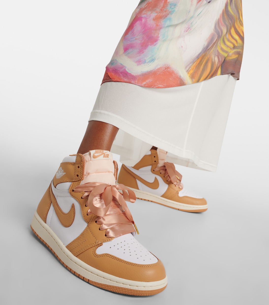 ☆美品☆010 シチズン クロスシー 1Pダイヤ シェル文字盤 ラメ トノー型