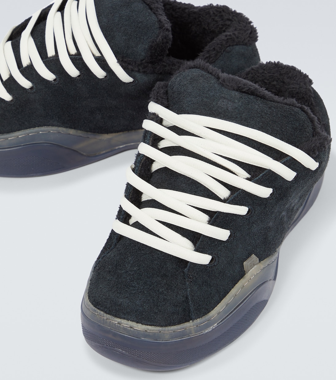 Sneakers Vamps aus Veloursleder in Blau - ERL | Mytheresa