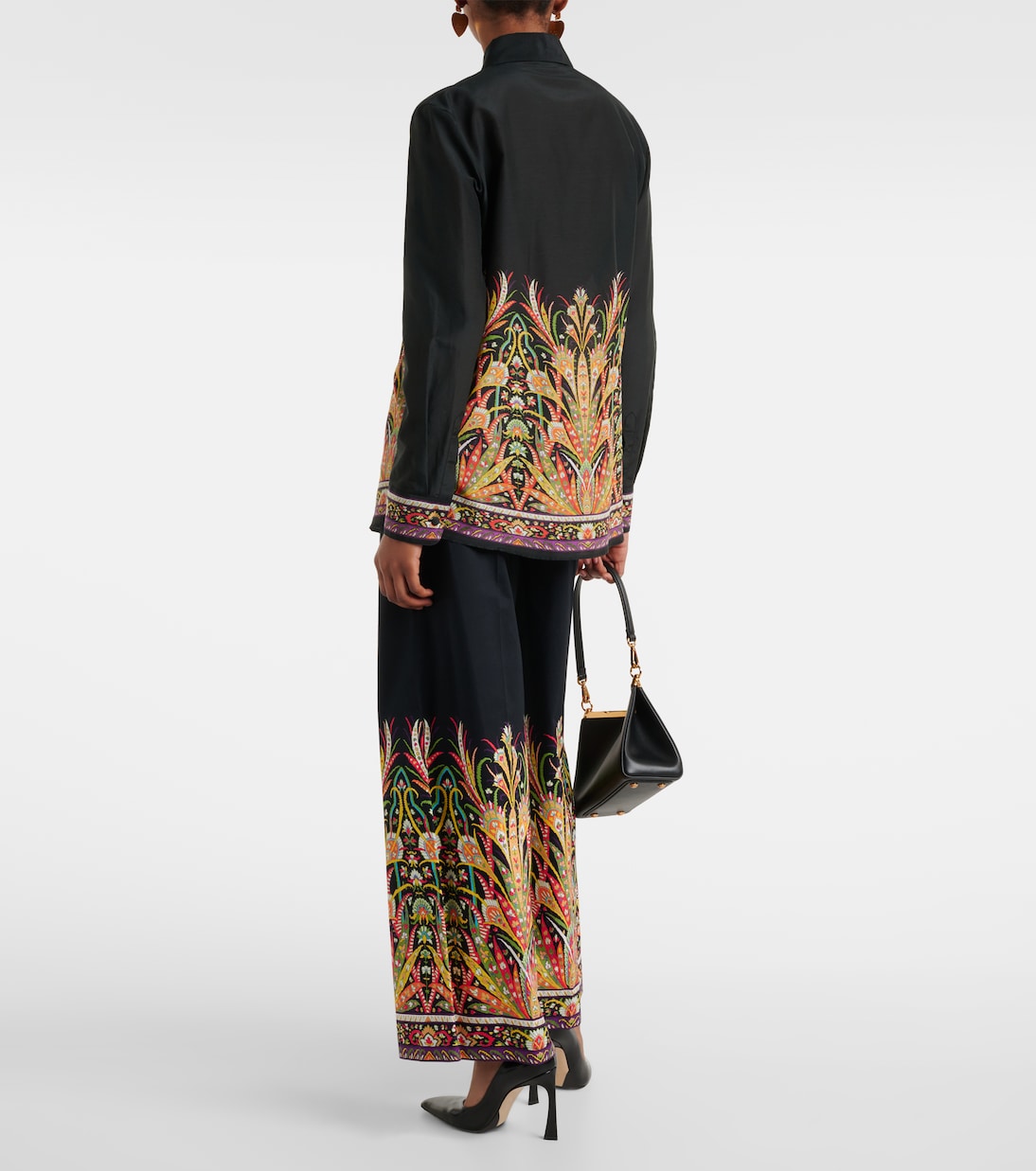 仲里依紗　re. ポップアップ限定ニット帽黒　最終値下げ 仲里依紗re. ポップアップ限定ニット帽黒