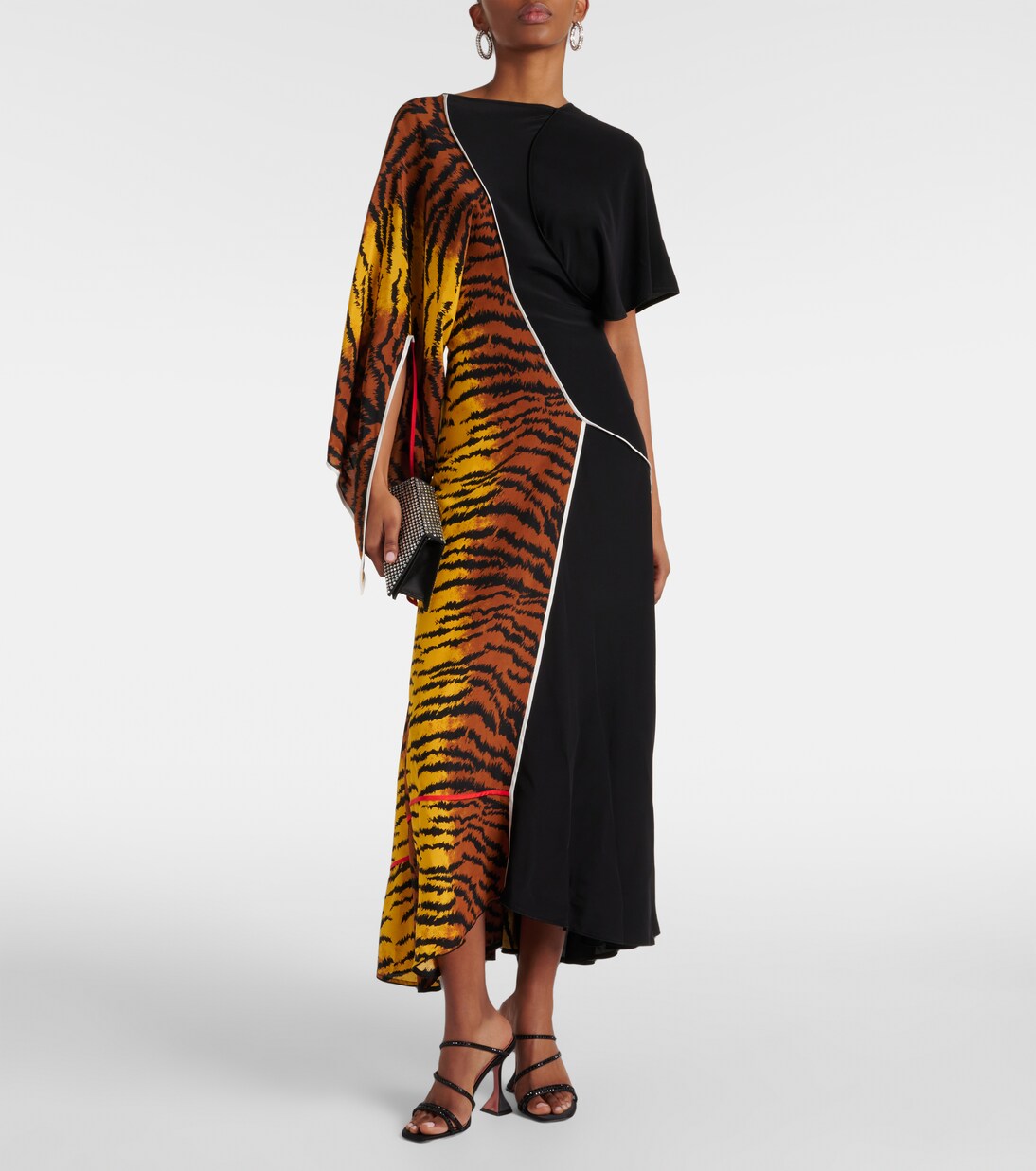 Verzierte Sandalen Naima aus Satin in Schwarz - Amina Muaddi  