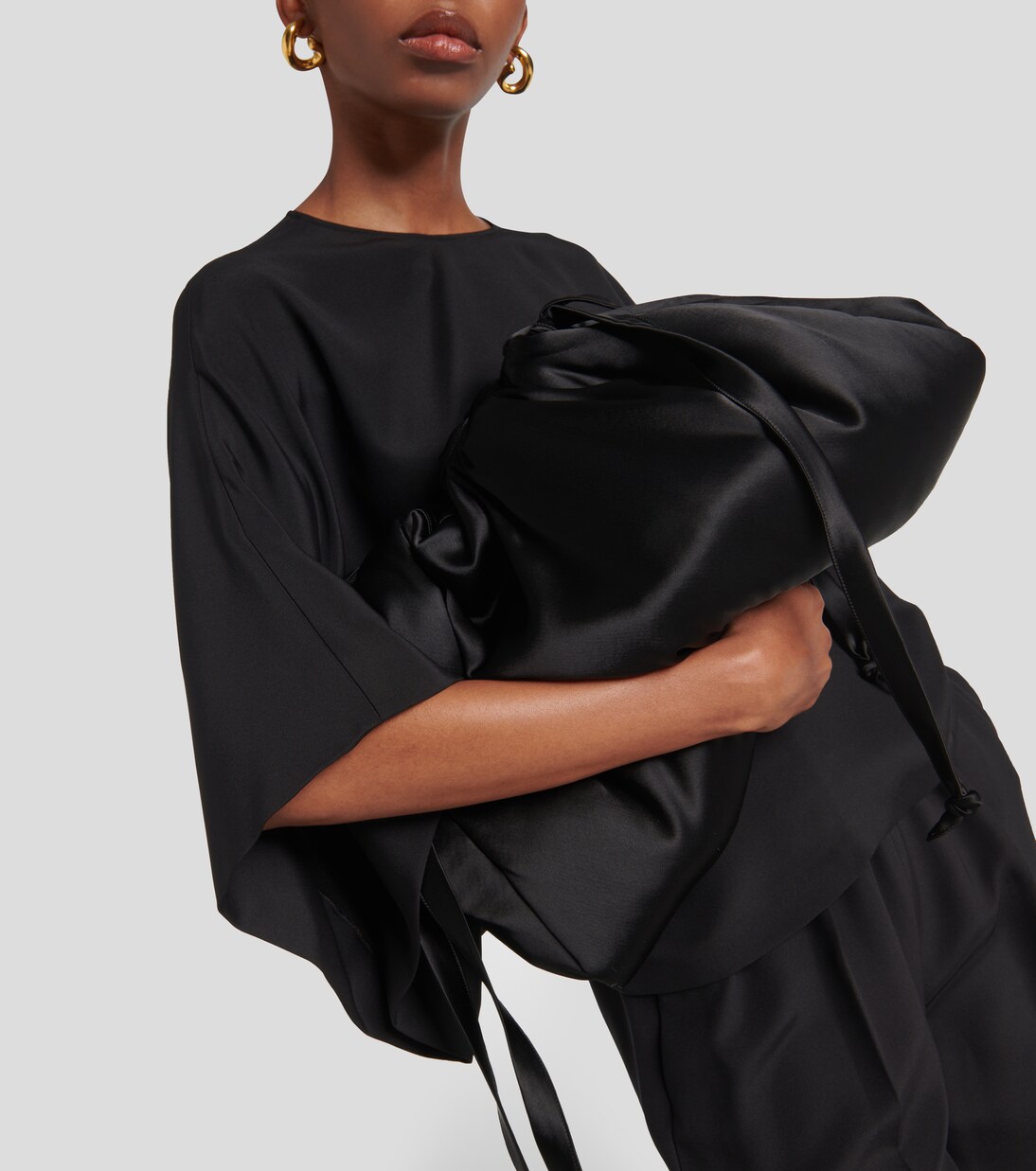 Clutch Large aus Satin in Schwarz - Tove | Mytheresa 