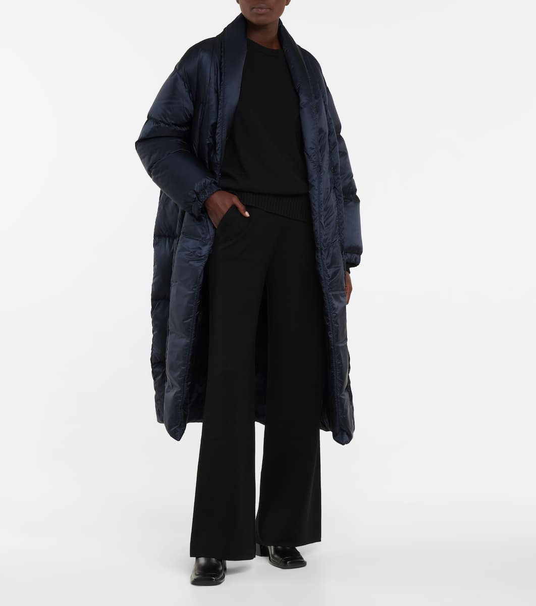 Puffer coat with tie belt clearance