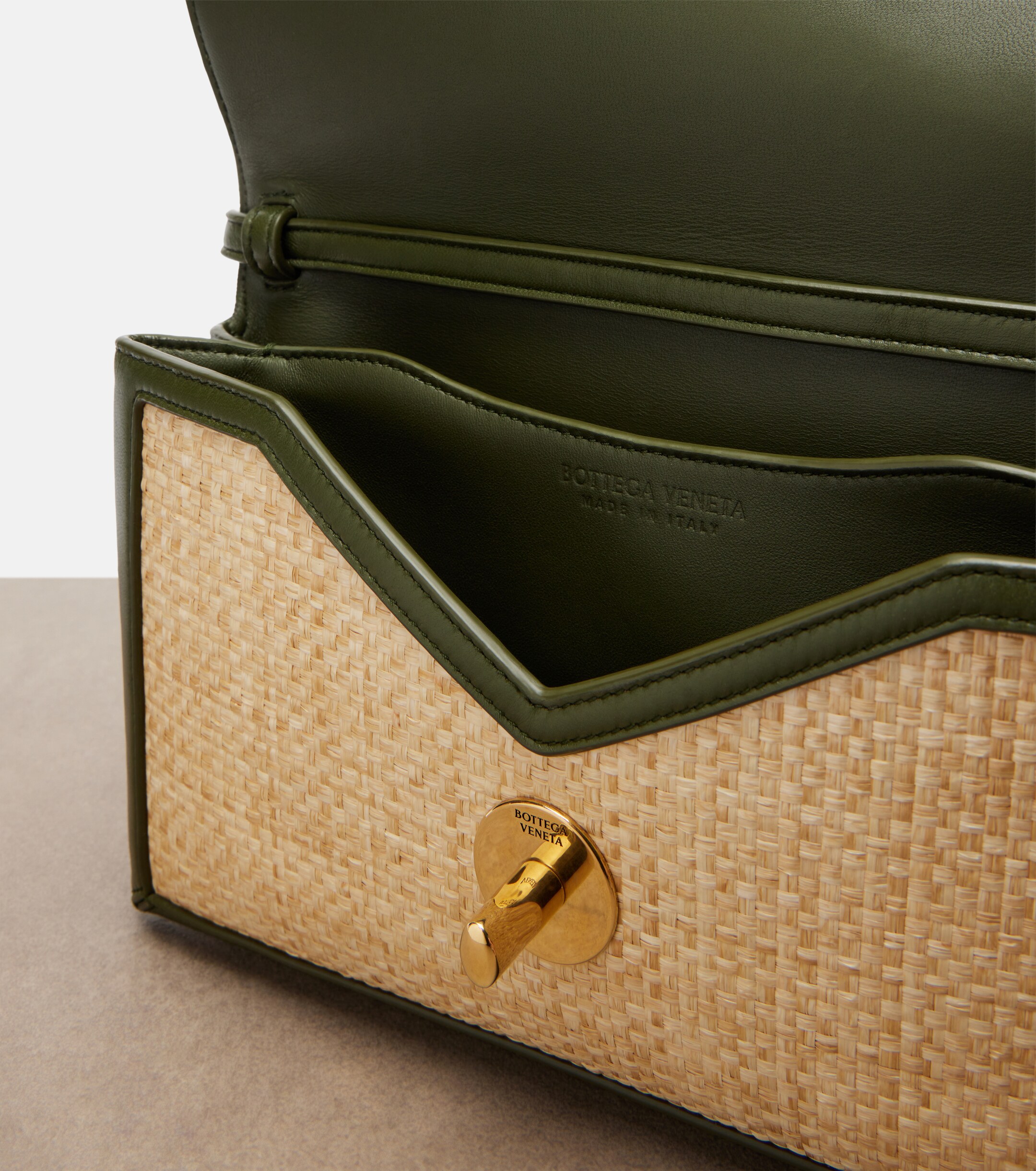 Bottega Veneta Knot Lock Medium raffia top-handle bag