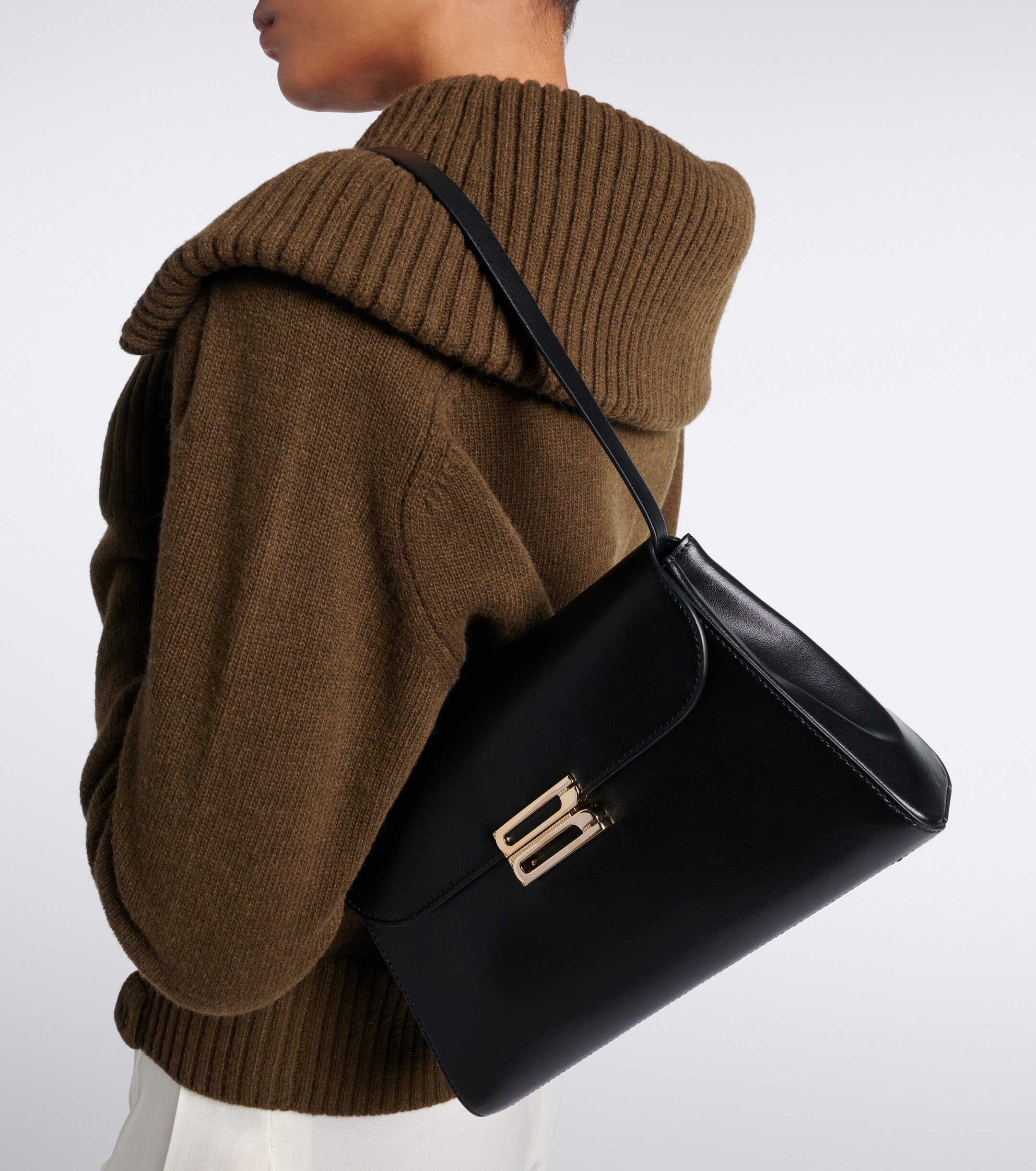 Victoria Beckham Victoria Beckham Dorian Trapeze leather shoulder bag