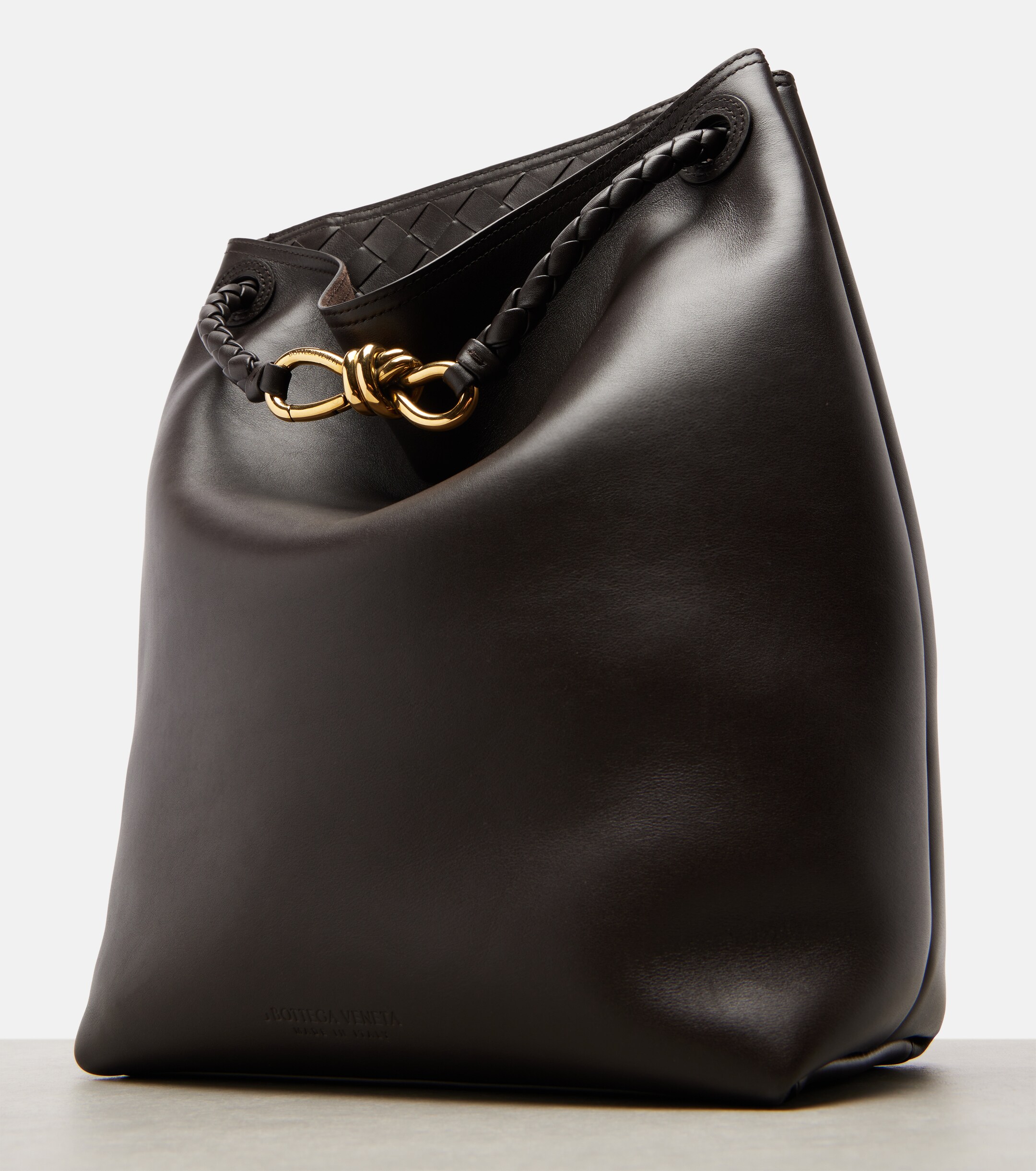 Bottega Veneta Andiamo Small leather bucket bag