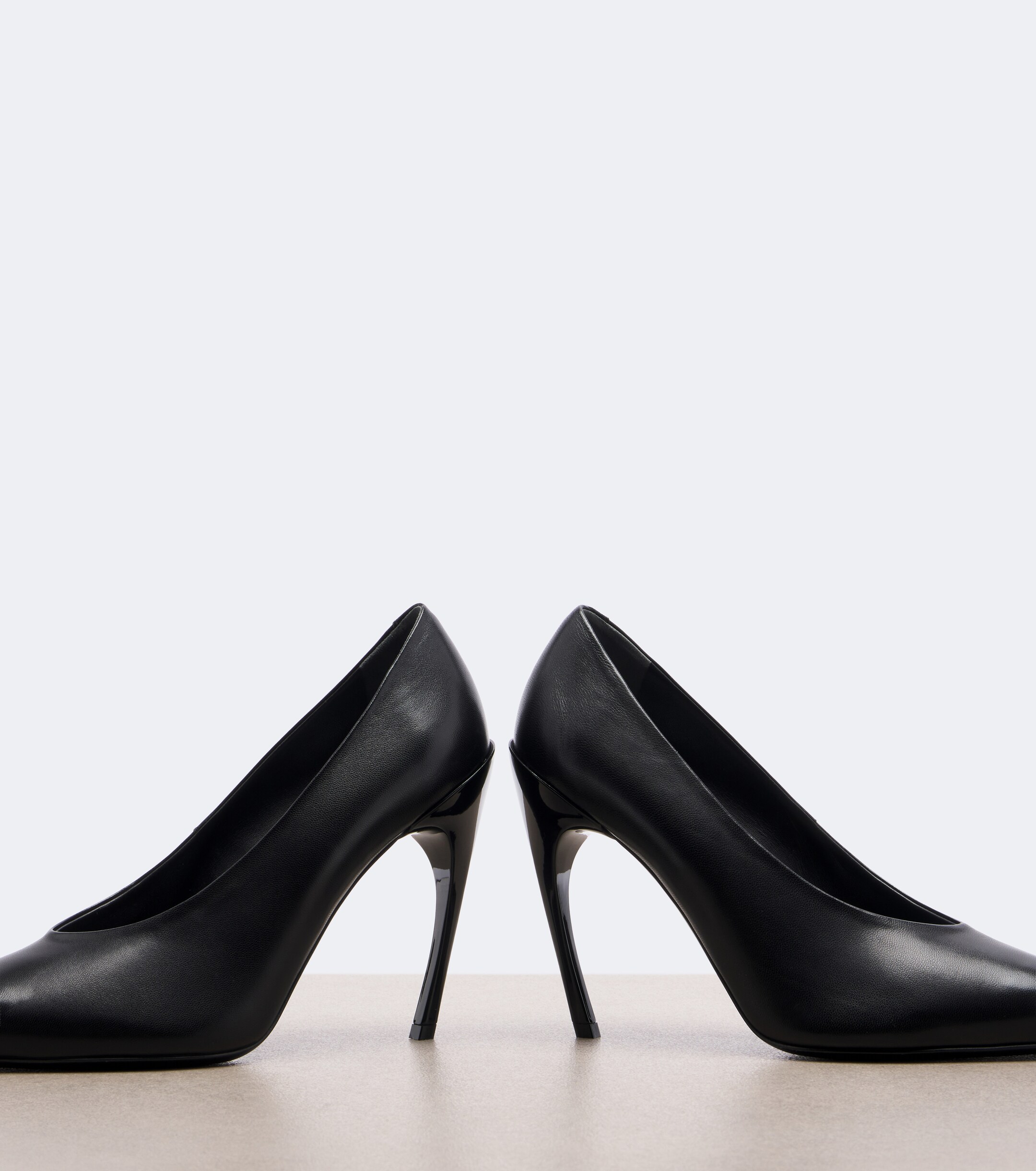 ROGER VIVIER Roger Vivier Choc leather pumps