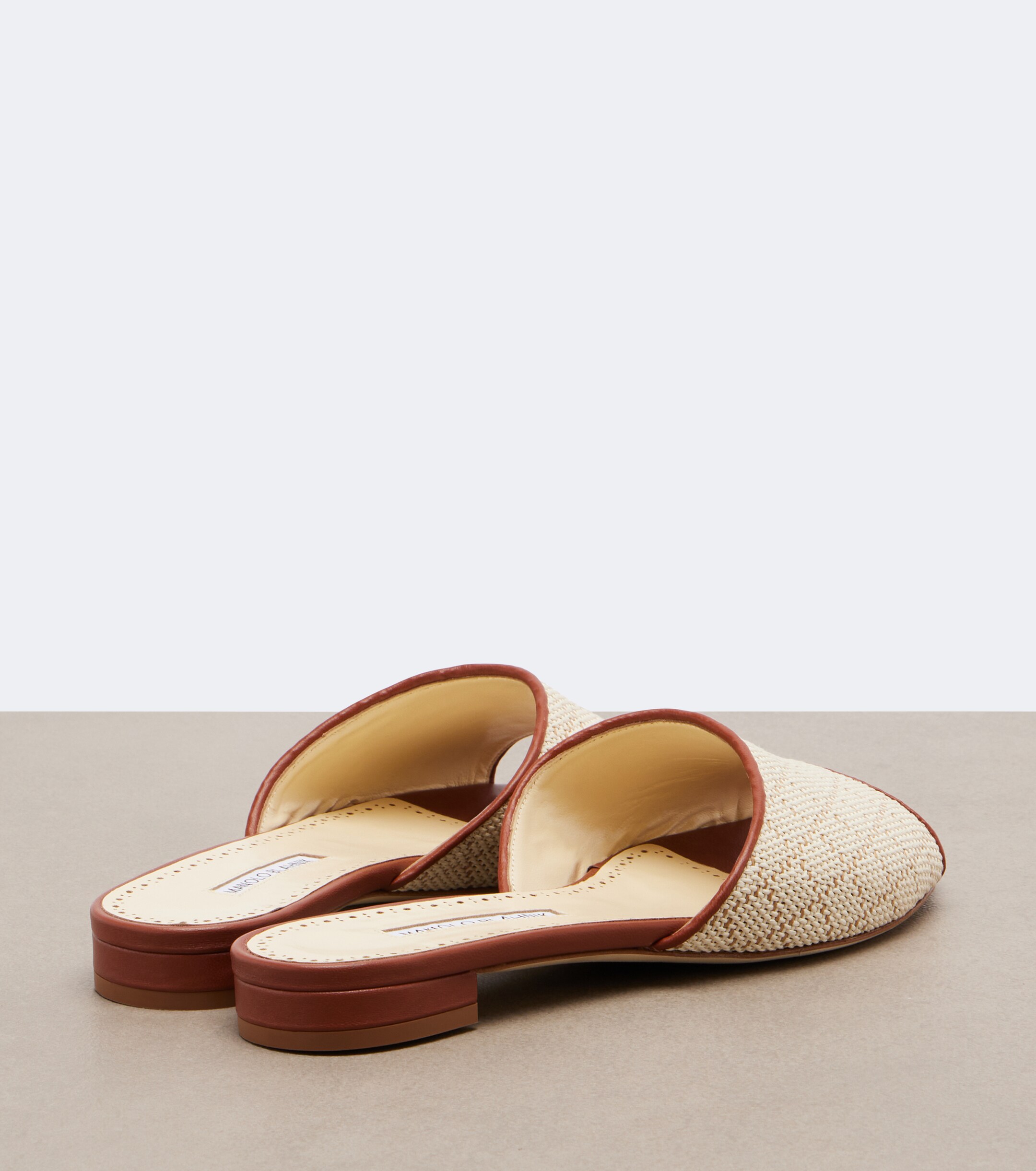 MANOLO BLAHNIK Manolo Blahnik Smirna raffia-effect slides