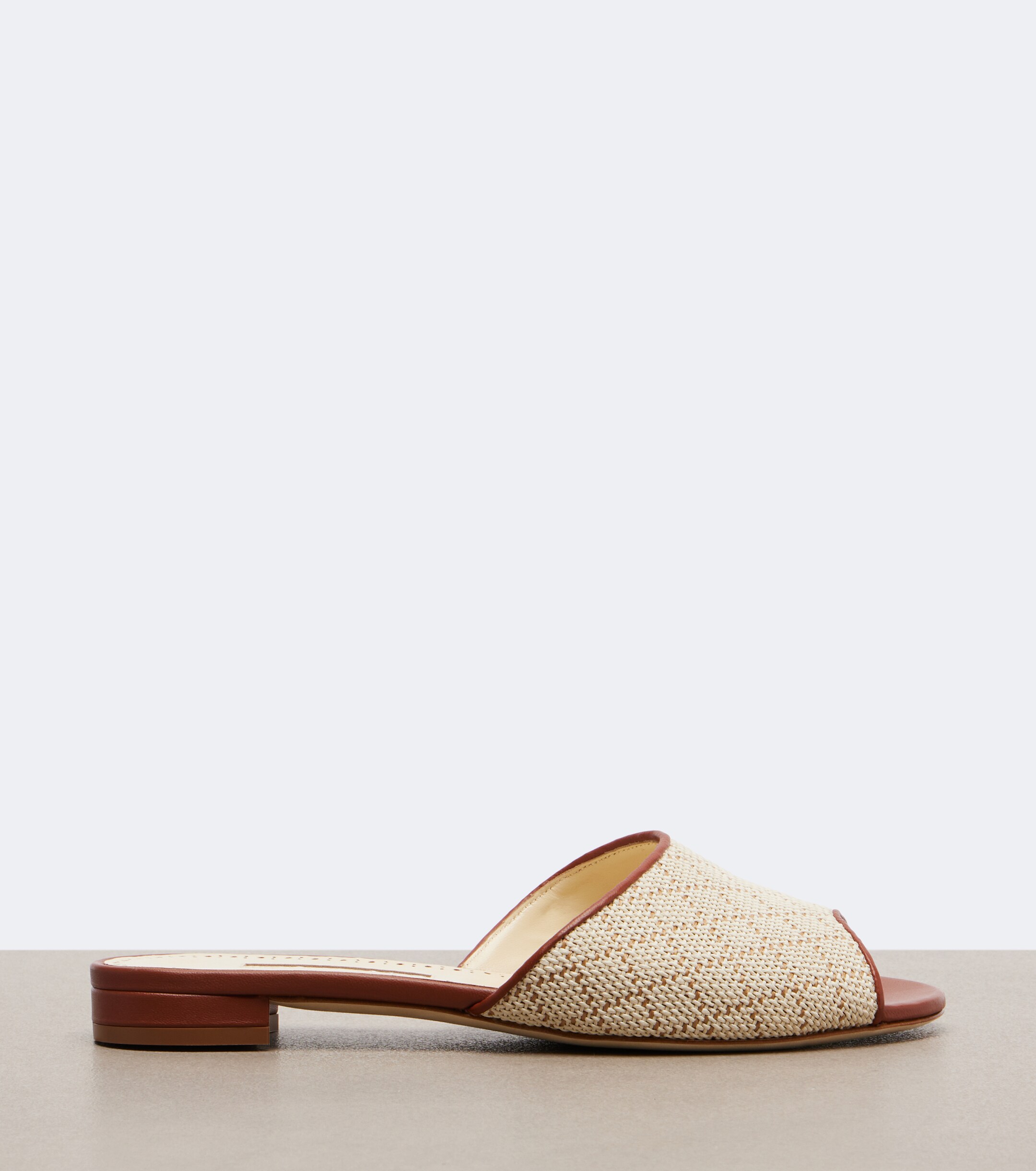 MANOLO BLAHNIK Manolo Blahnik Smirna raffia-effect slides