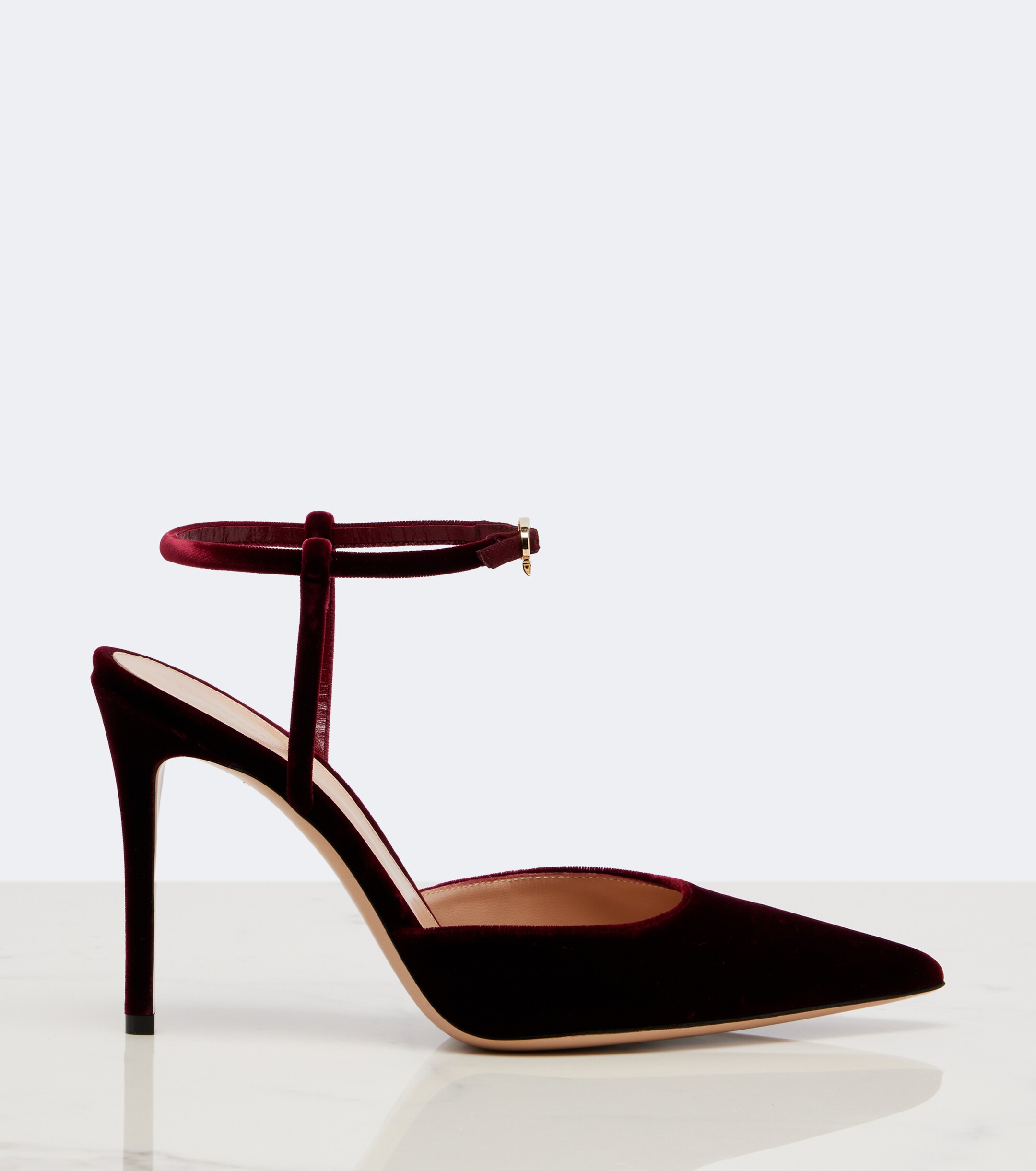 GIANVITO ROSSI Gianvito Rossi Velvet pumps