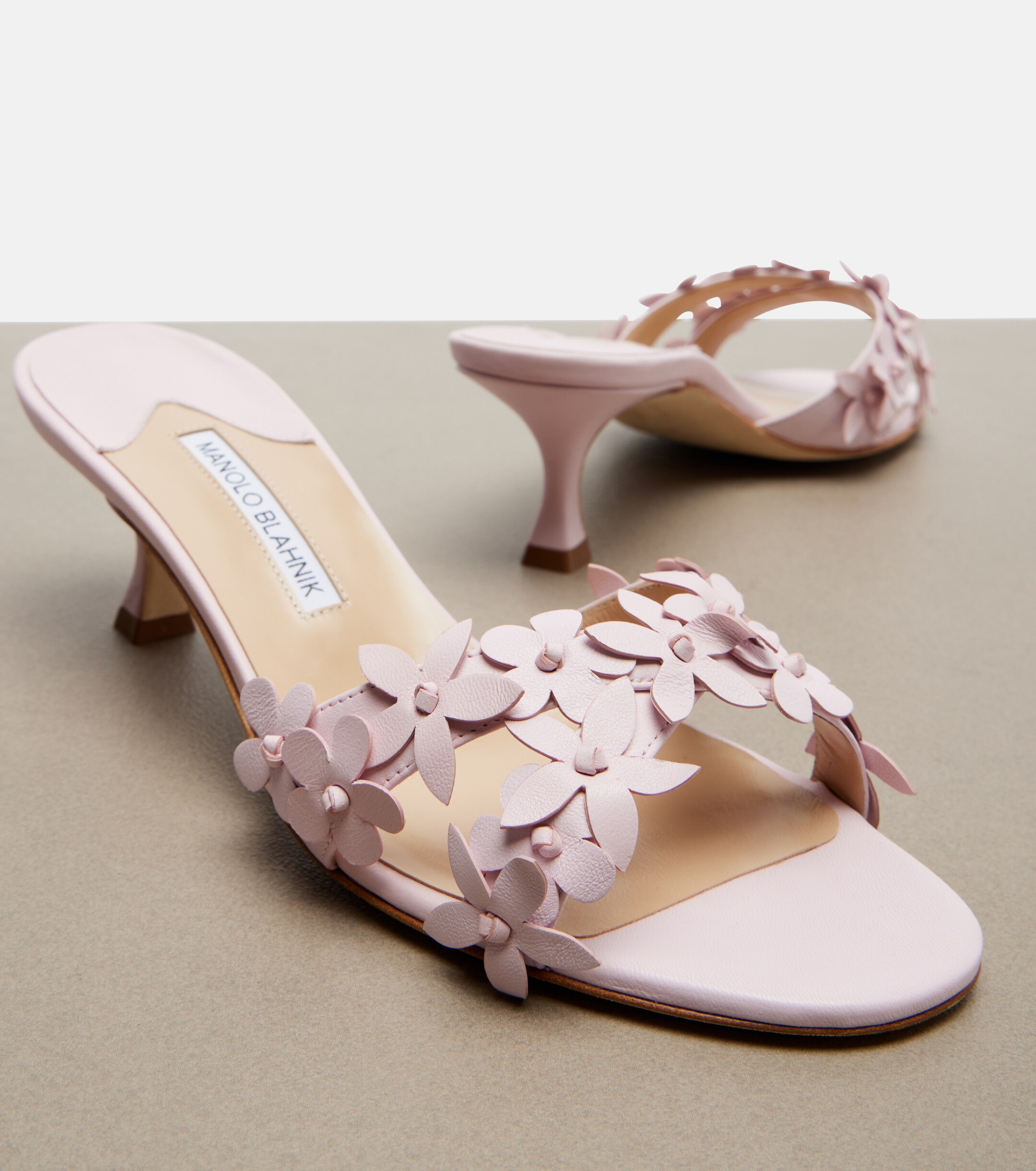 MANOLO BLAHNIK Manolo Blahnik Anista floral-appliqué leather mules