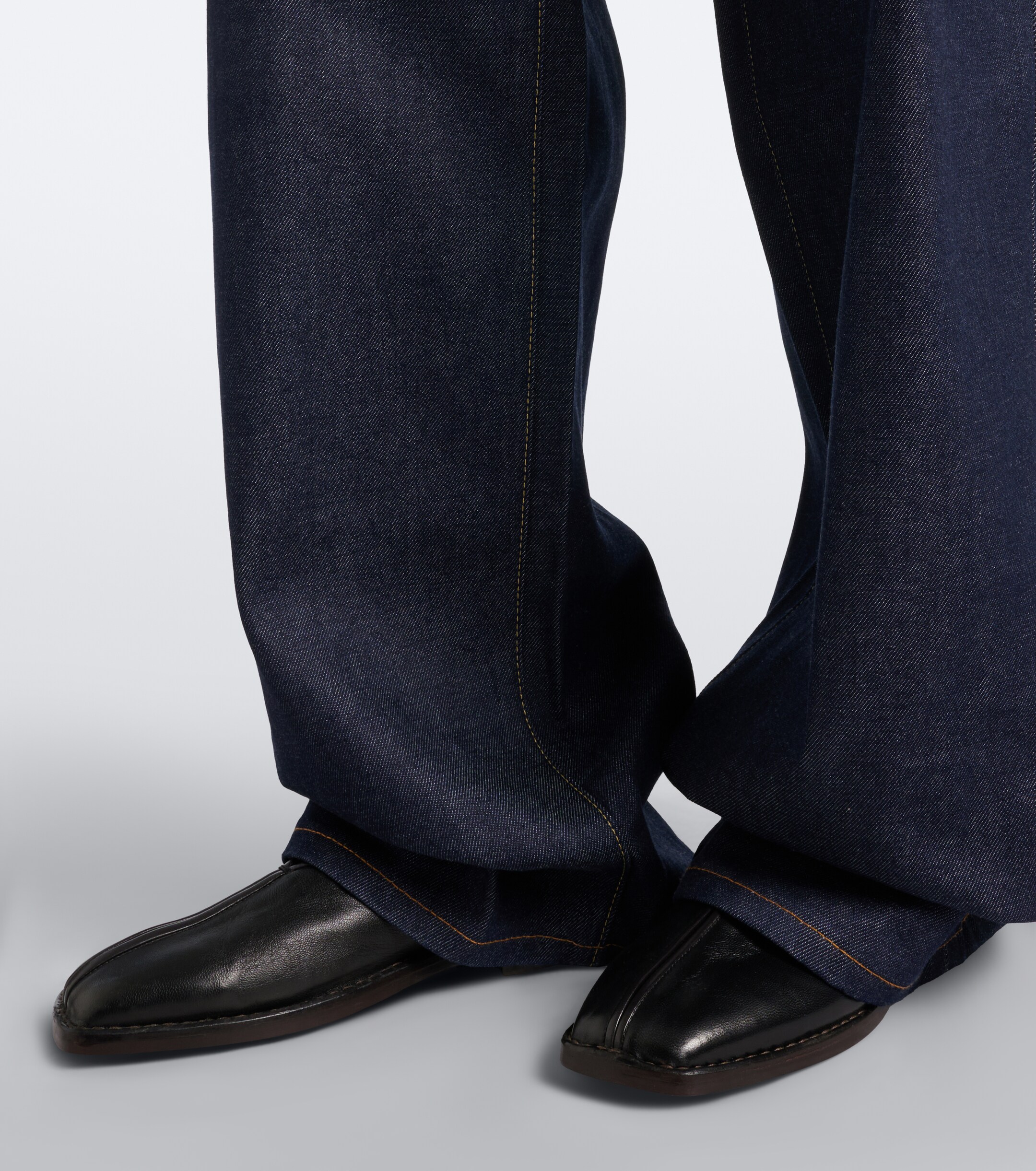 Sacai Sacai Belted wide-leg jeans
