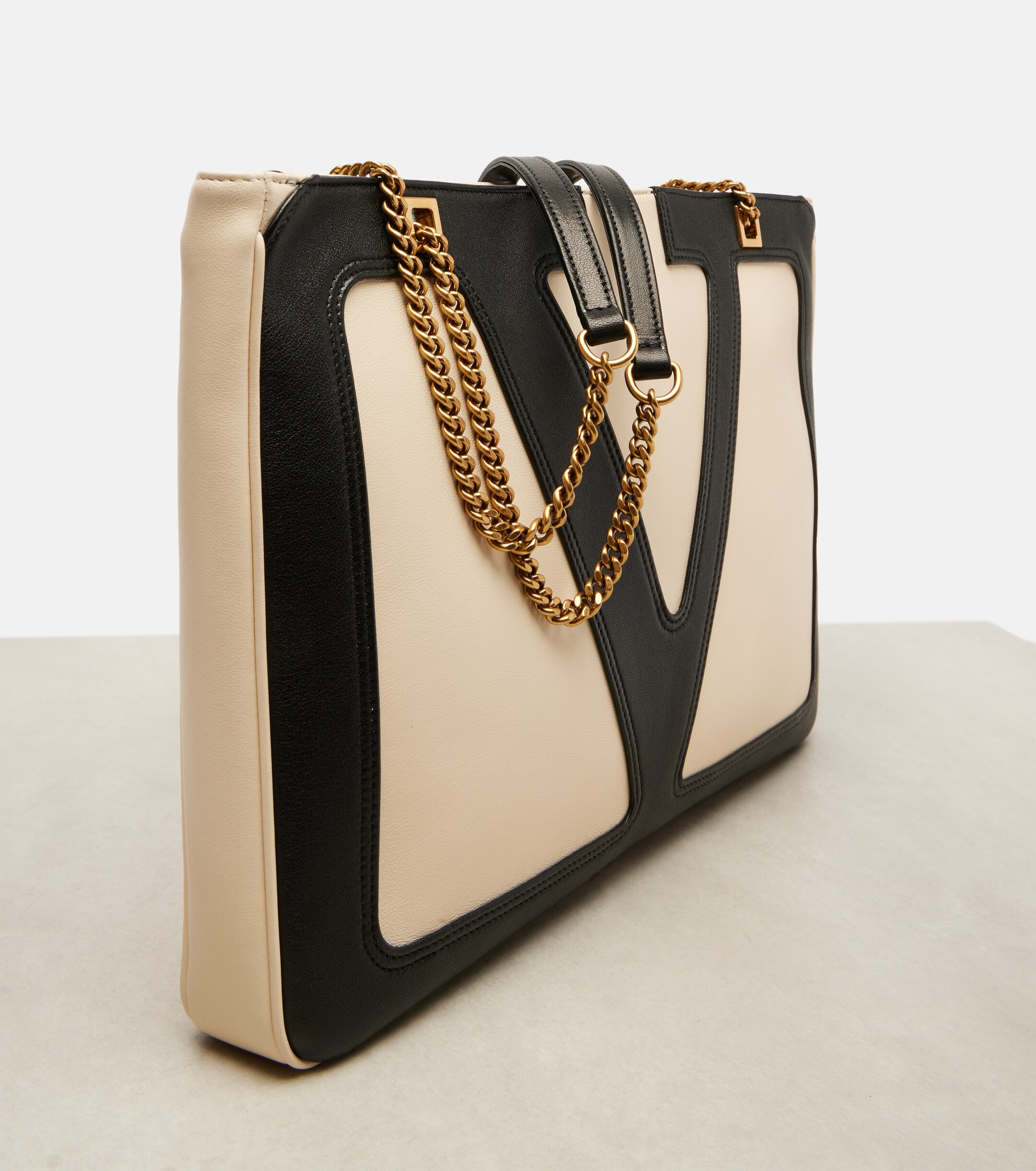 Valentino Garavani Viva Superstar Medium leather tote bag thumbnail