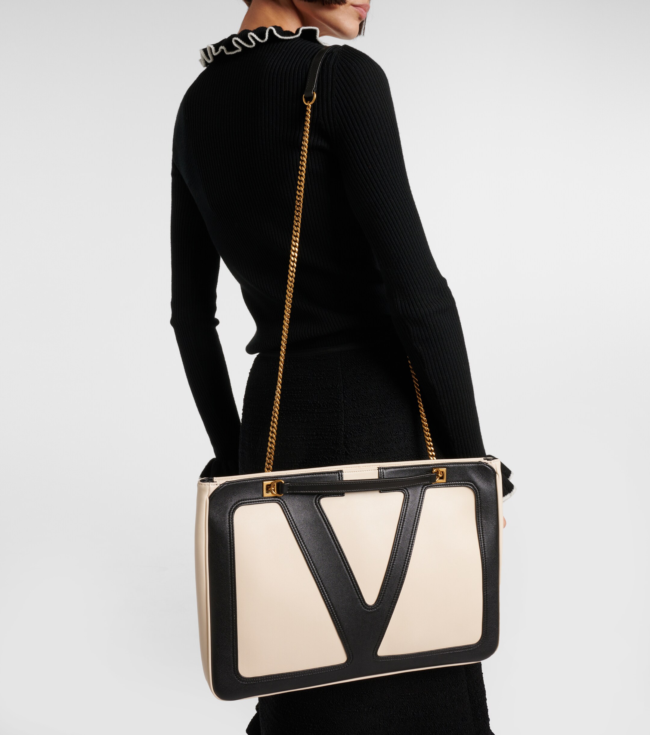 Valentino Garavani Viva Superstar Medium leather tote bag thumbnail