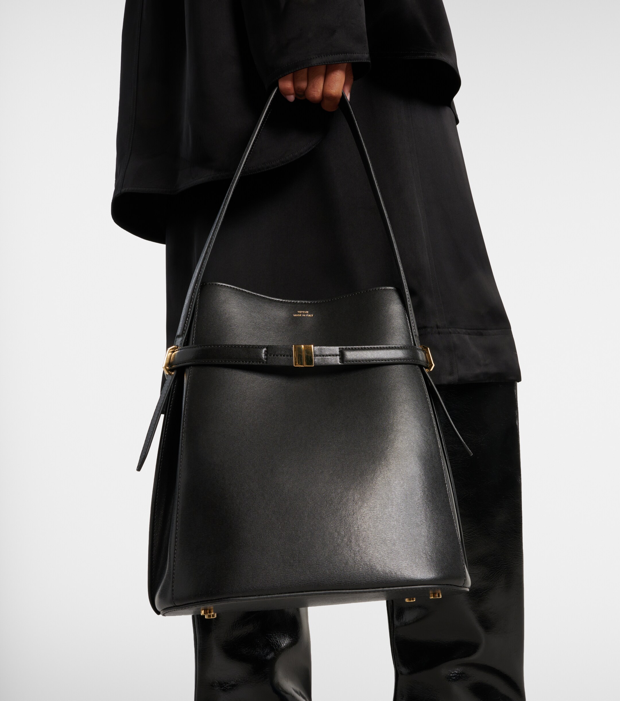 TOTEME Leather bucket bag