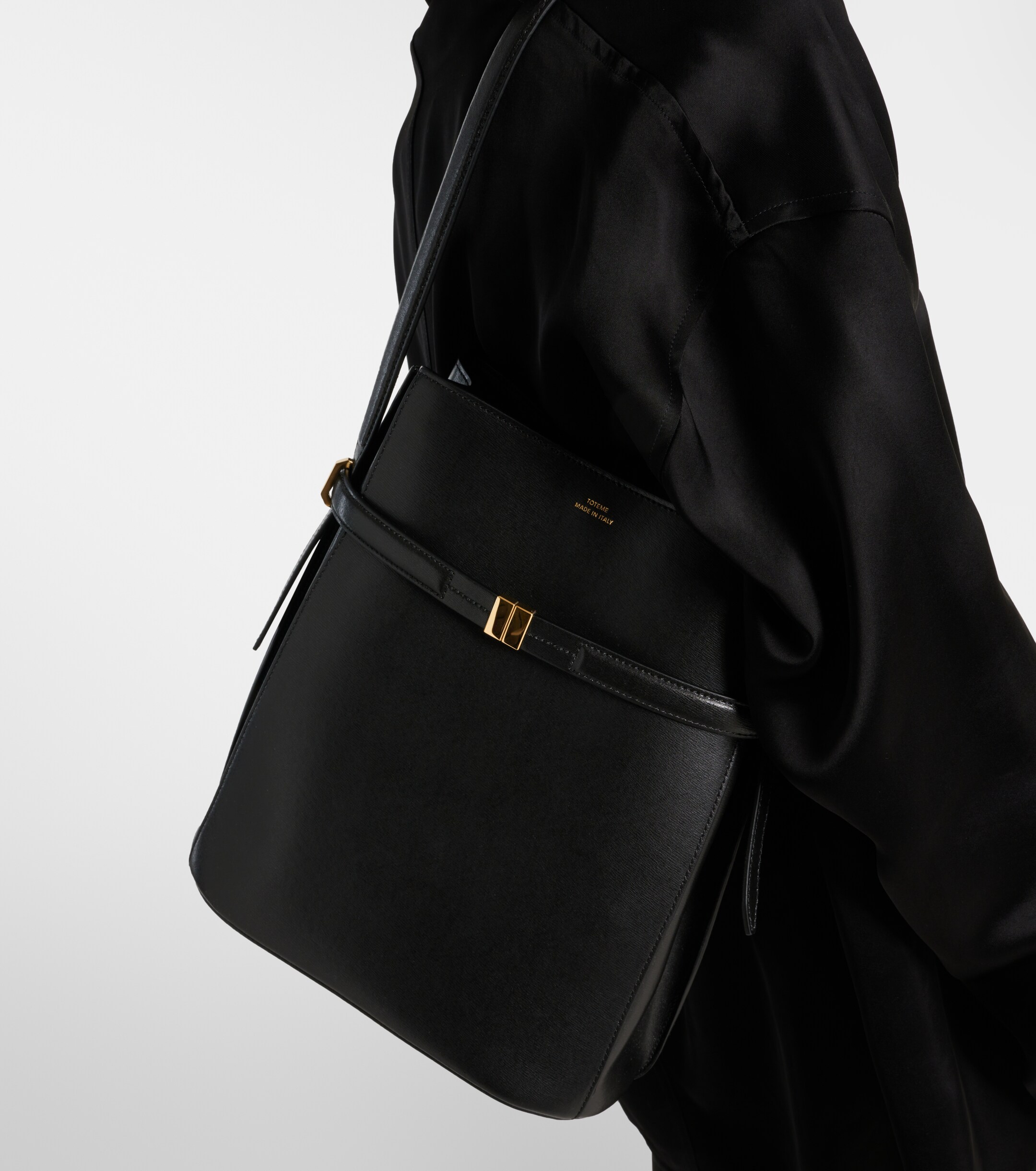 TOTEME Leather bucket bag
