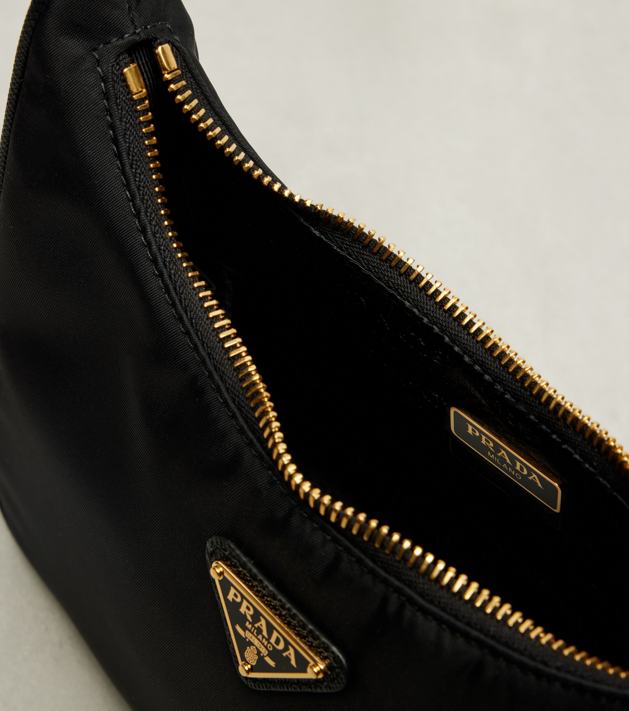 Prada Prada Re-Edition 2005 Re-Nylon shoulder bag