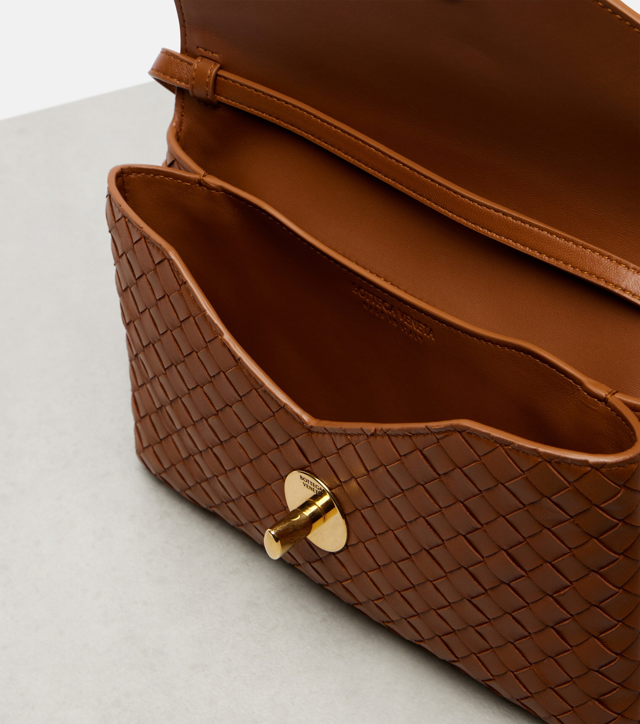 Bottega Veneta Knot Lock Intrecciato leather top-handle bag