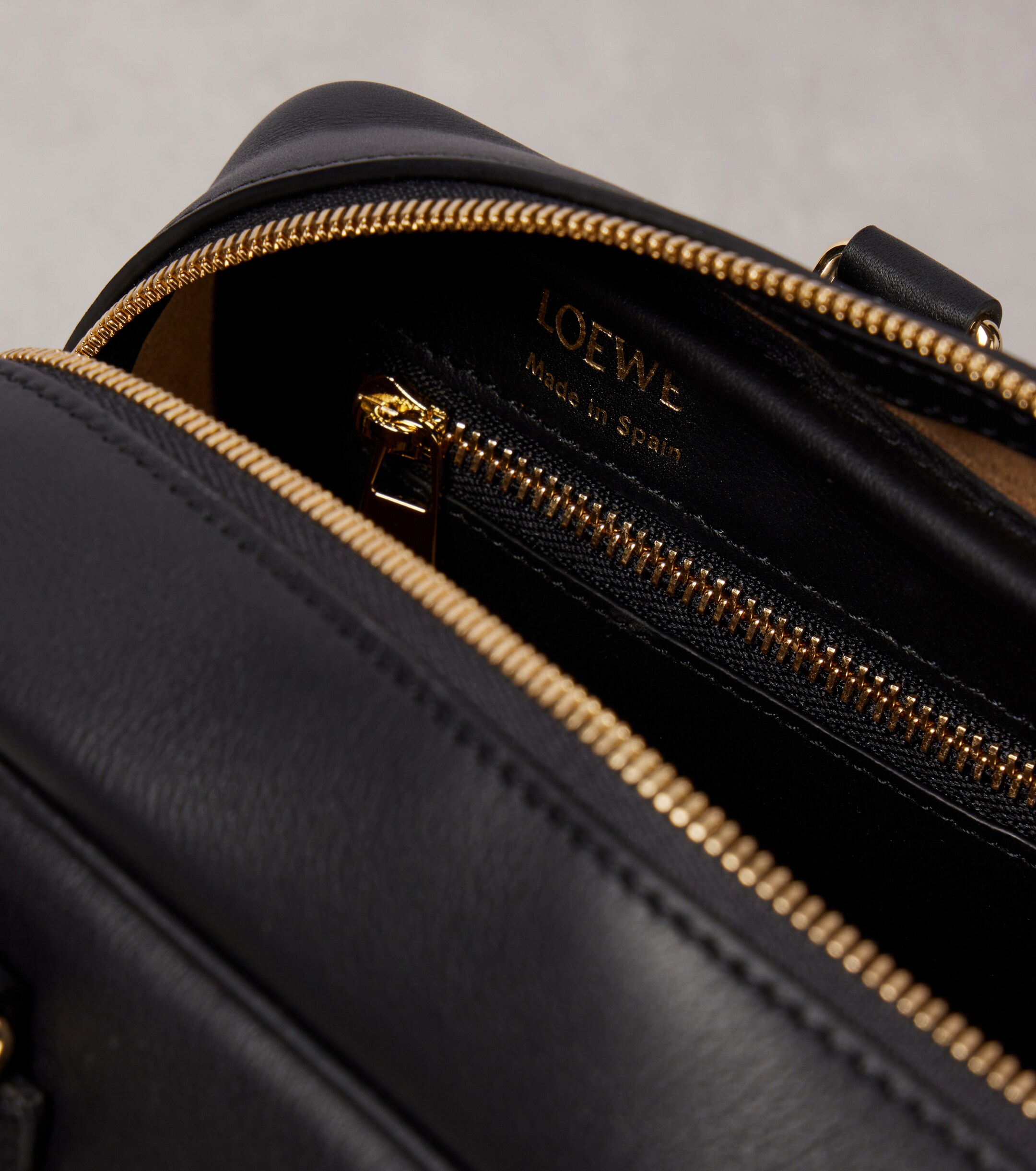Loewe Amazona 23 leather top-handle bag