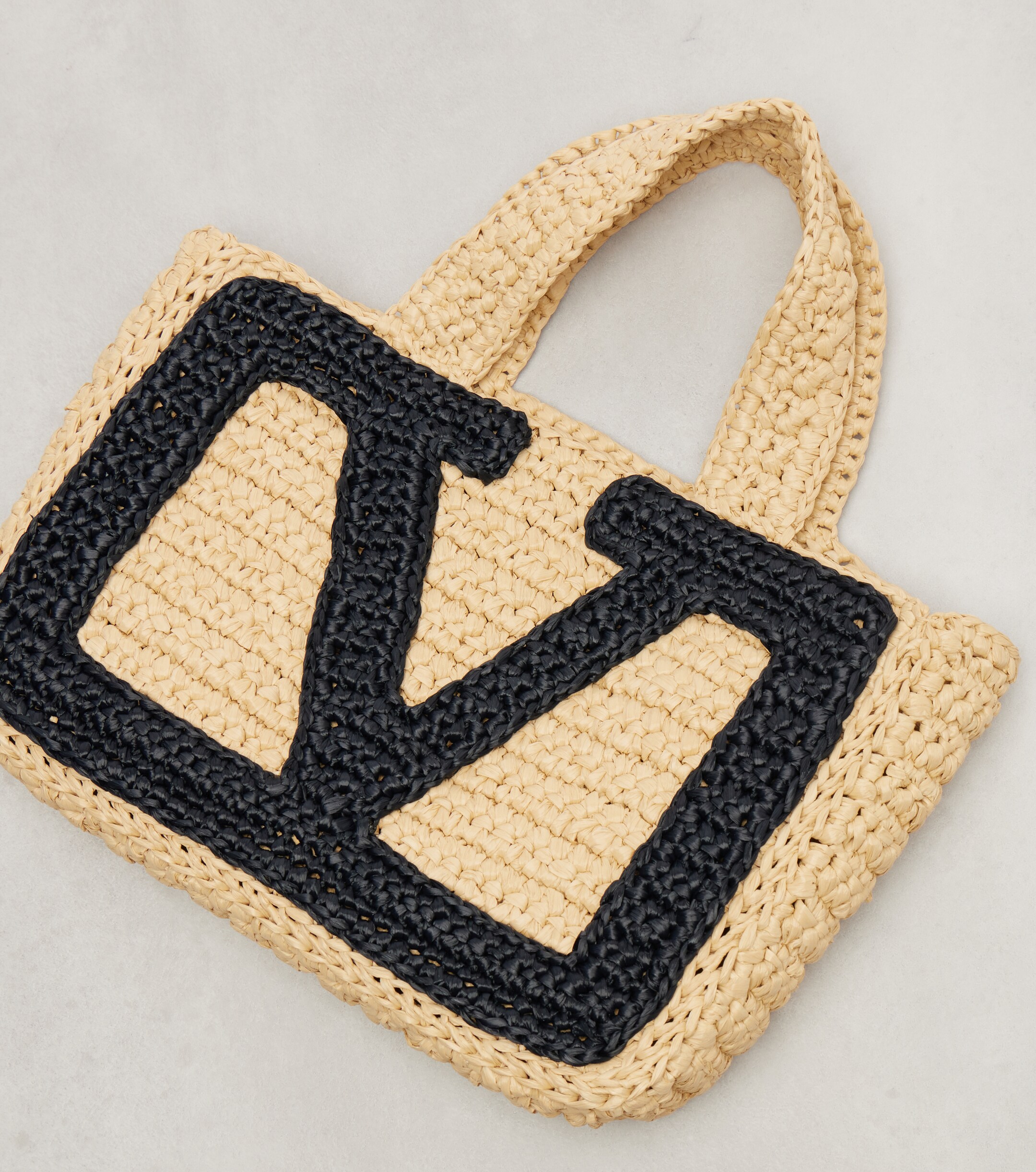 Valentino Garavani Viva Superstar Small raffia tote bag thumbnail