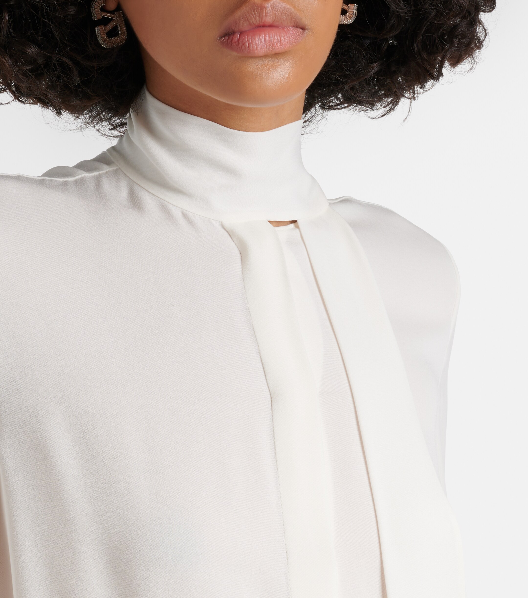 Valentino Garavani Valentino Garavani Bow-tie neck silk georgette blouse