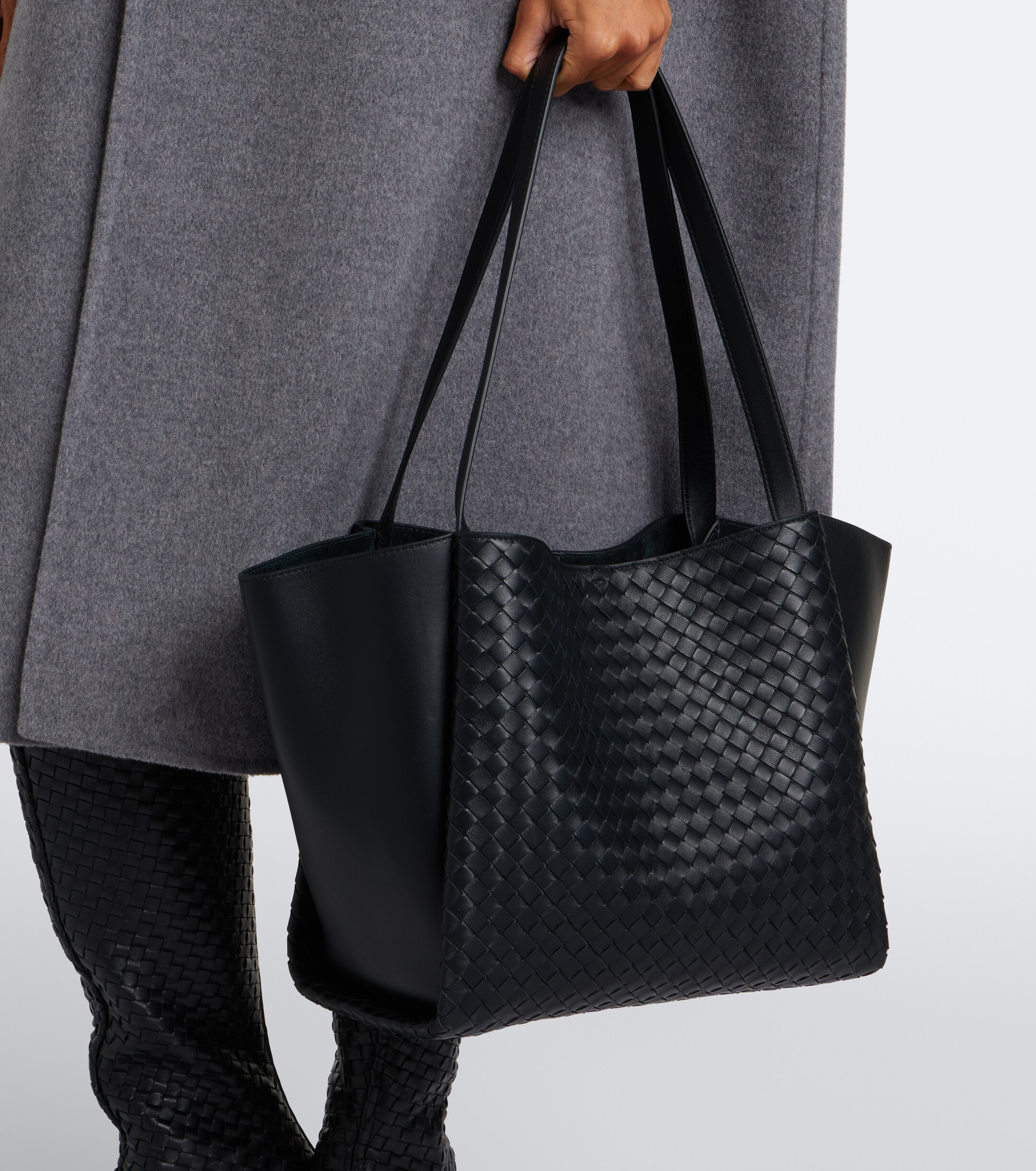 Bottega Veneta Bottega Veneta Corso Intrecciato leather tote bag