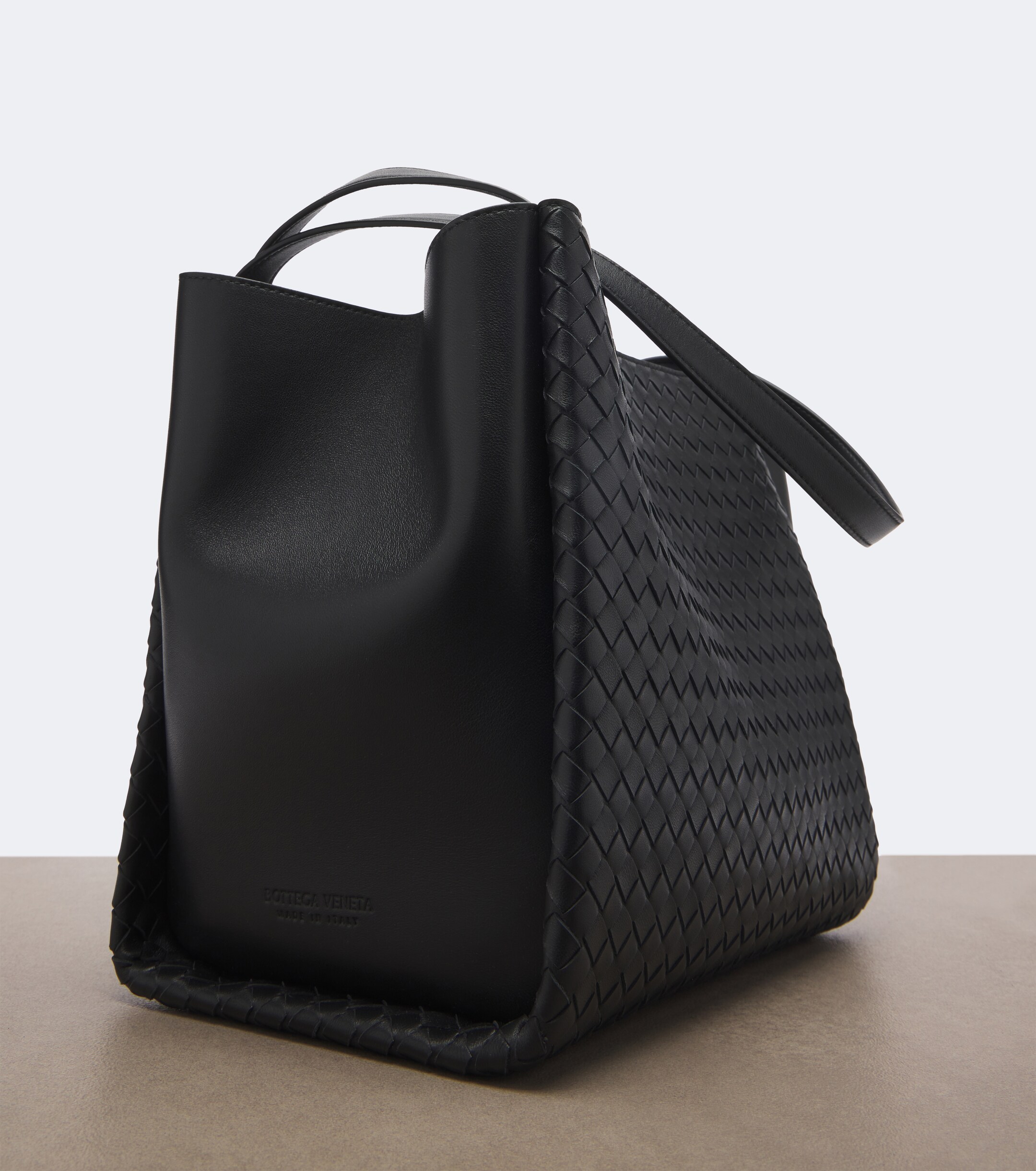 Bottega Veneta Bottega Veneta Corso Intrecciato leather tote bag