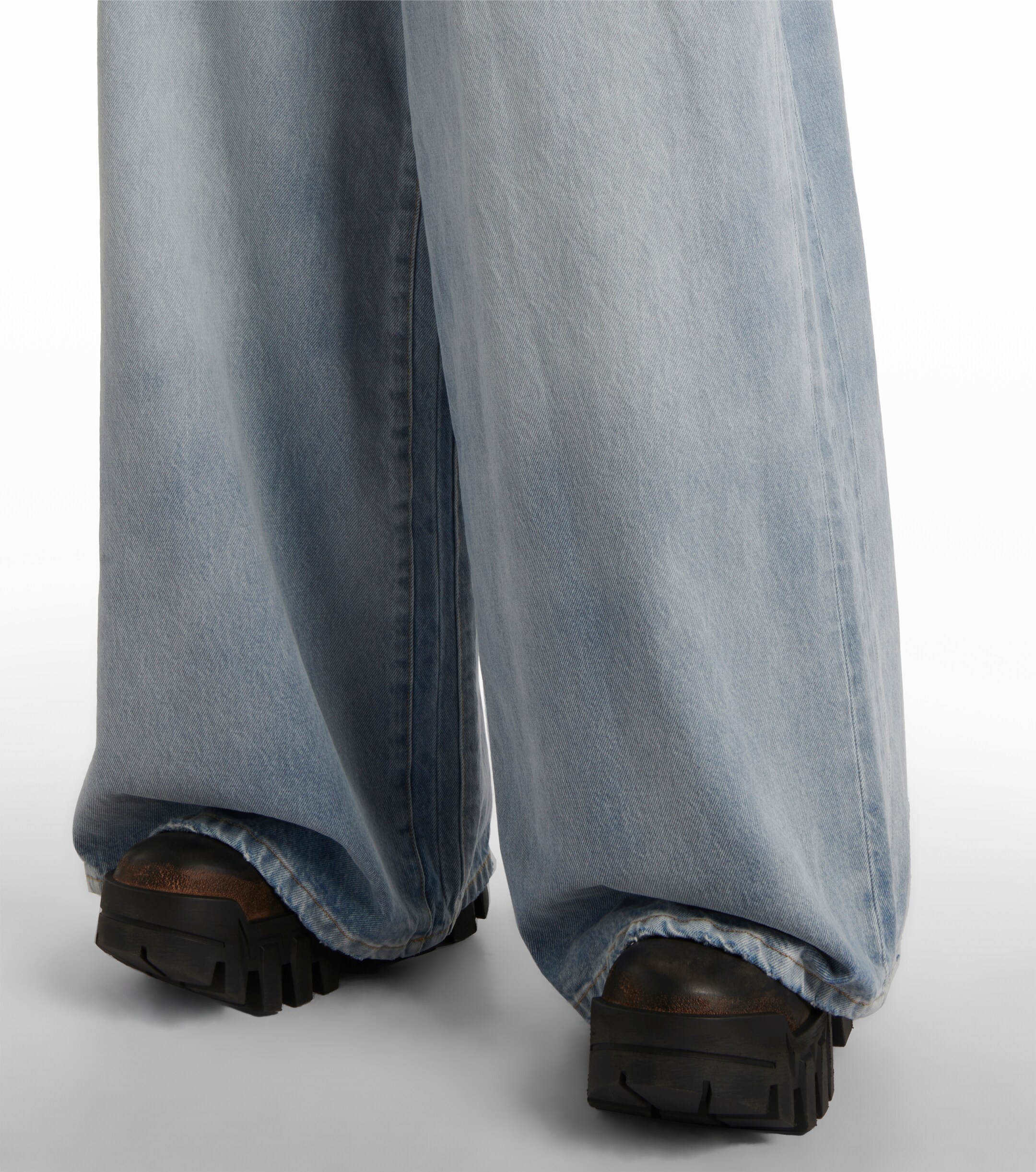 Vetements Oversized wide-leg jeans