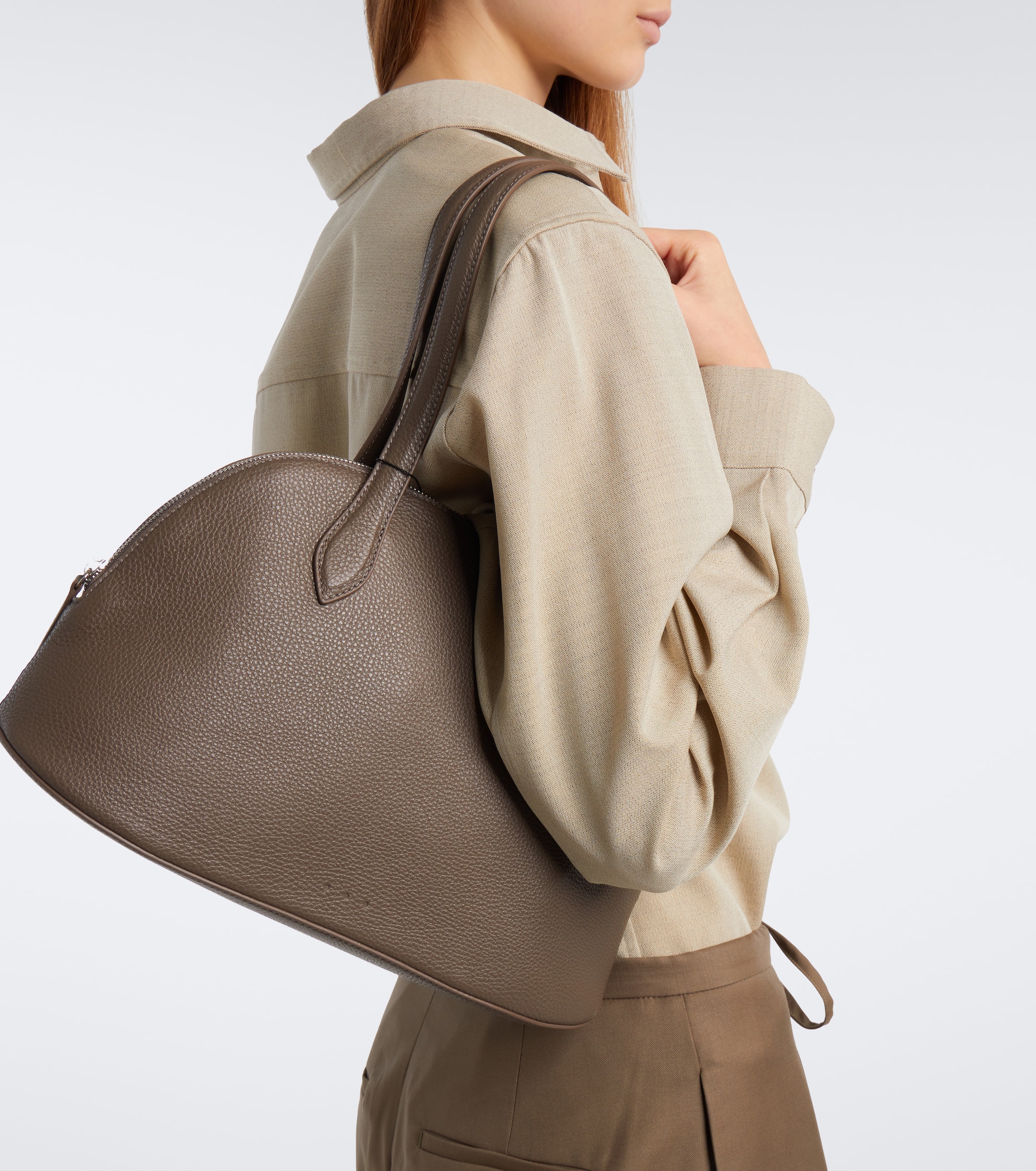 AESTHER EKME Aesther Ekme Cosmo Soft Medium leather bowling bag