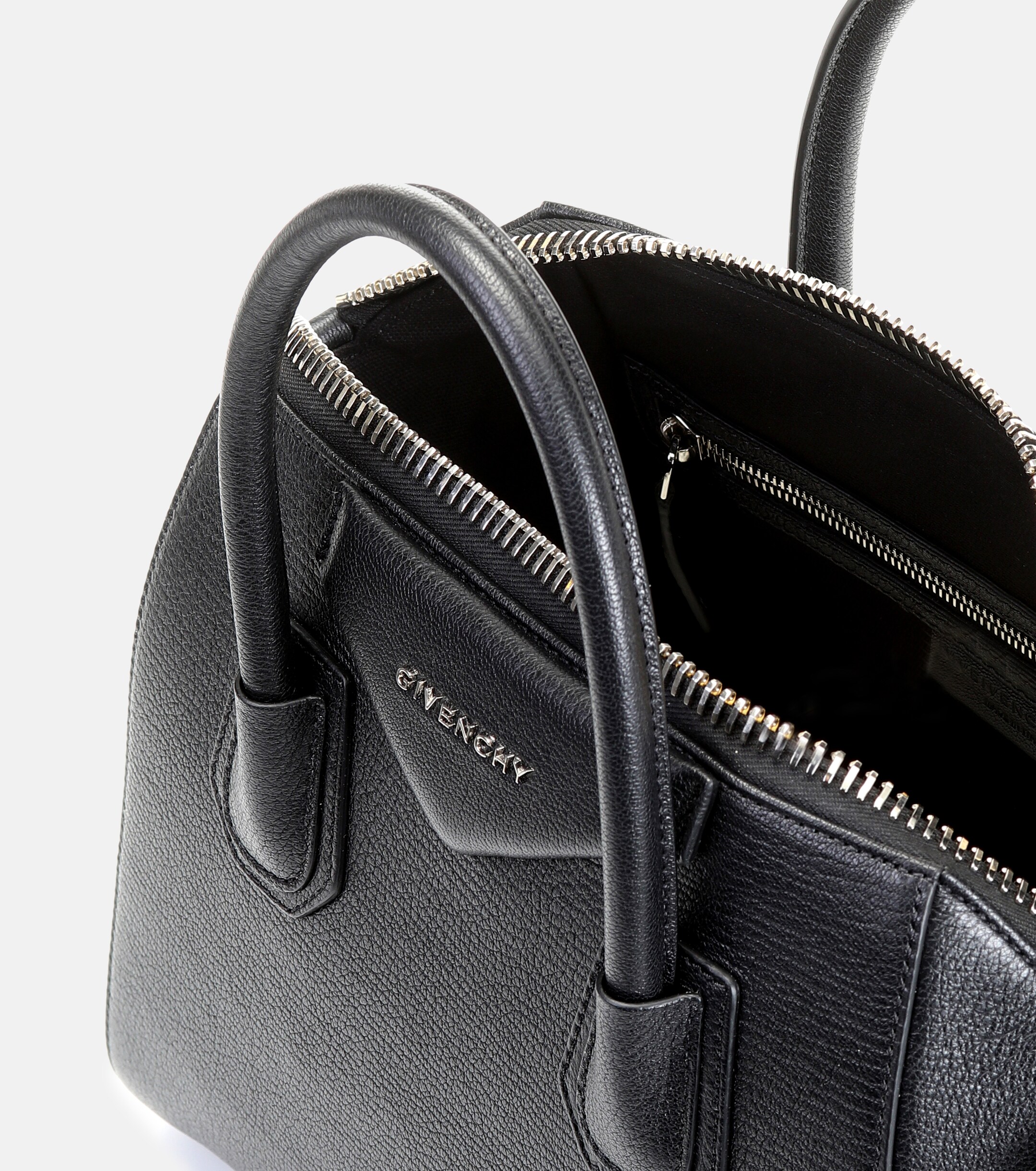 Givenchy Antigona Small leather tote