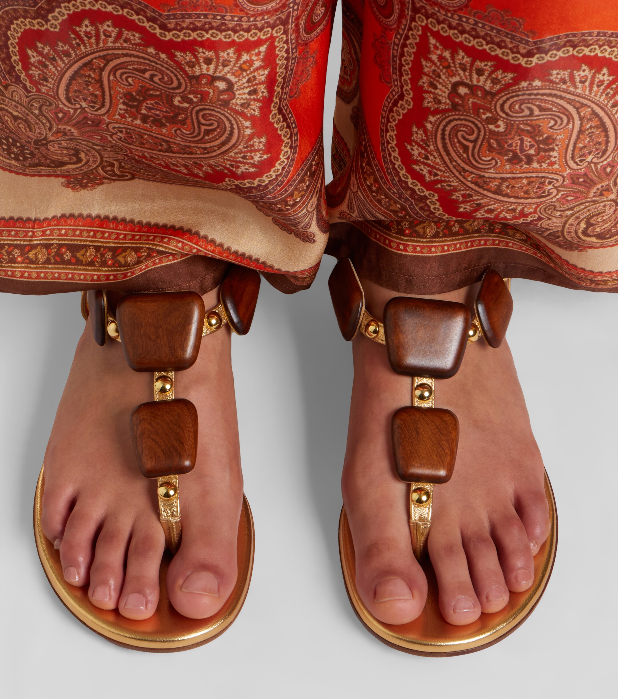 GIANVITO ROSSI Gianvito Rossi Munduk embellished leather thong sandals