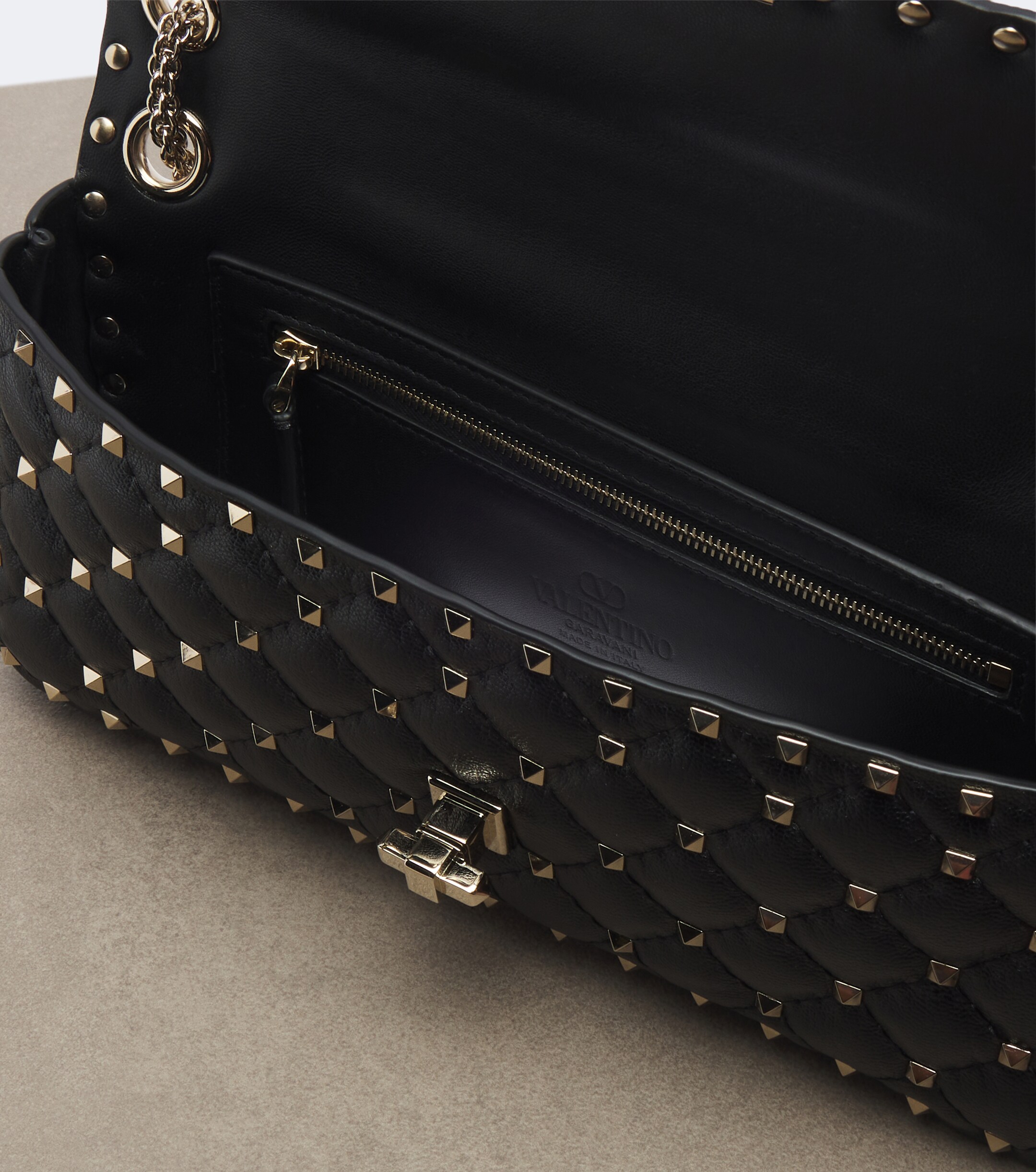 Valentino Garavani Rockstud Spike Medium leather shoulder bag thumbnail