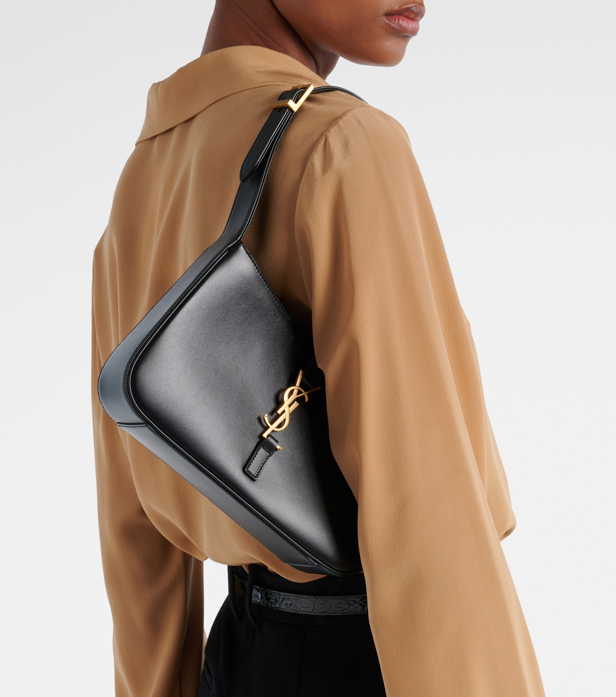 Saint Laurent Le 5 à 7 leather shoulder bag