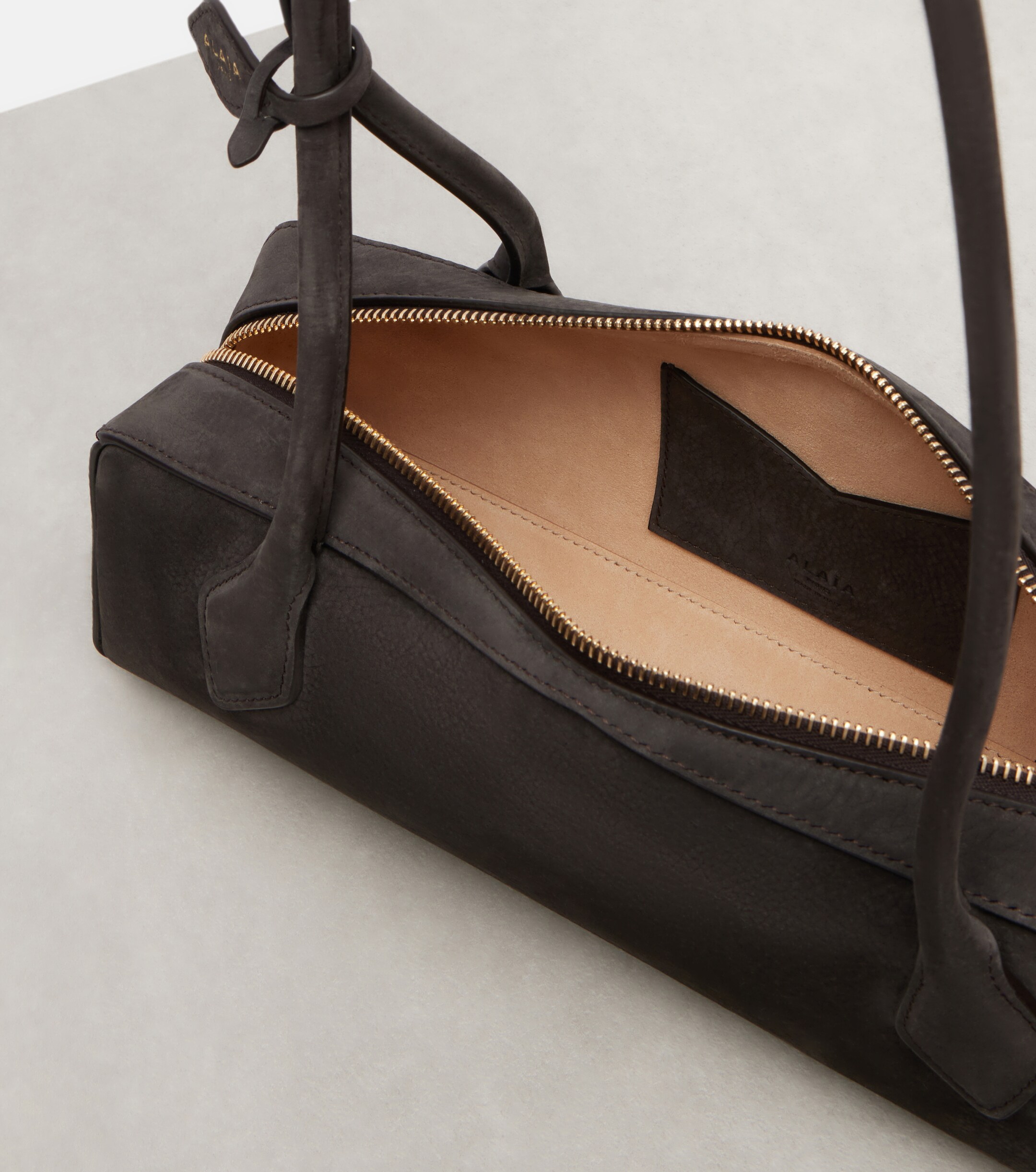 Alaïa Le Teckel Medium leather shoulder bag