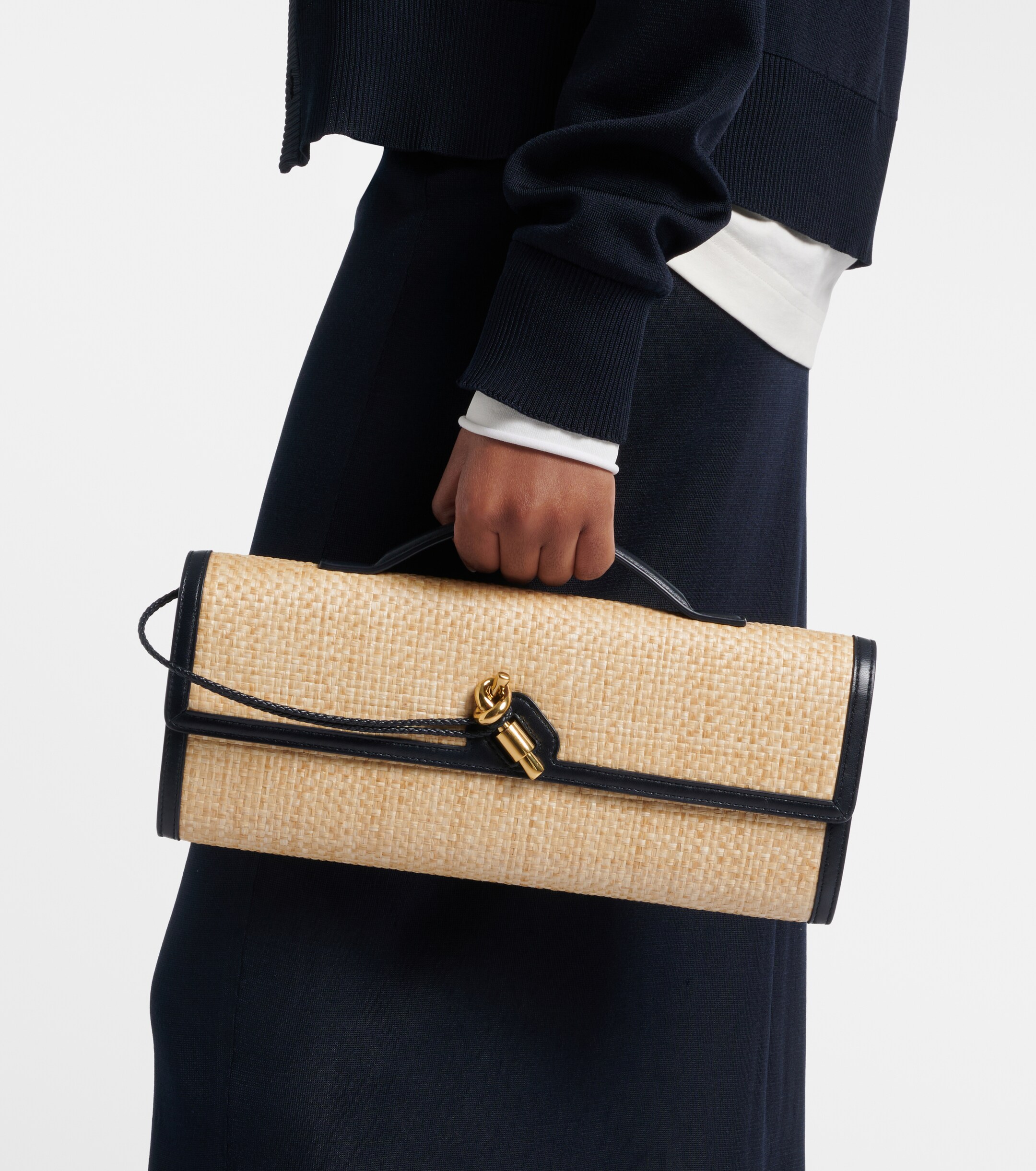 Bottega Veneta Andiamo raffia-effect clutch