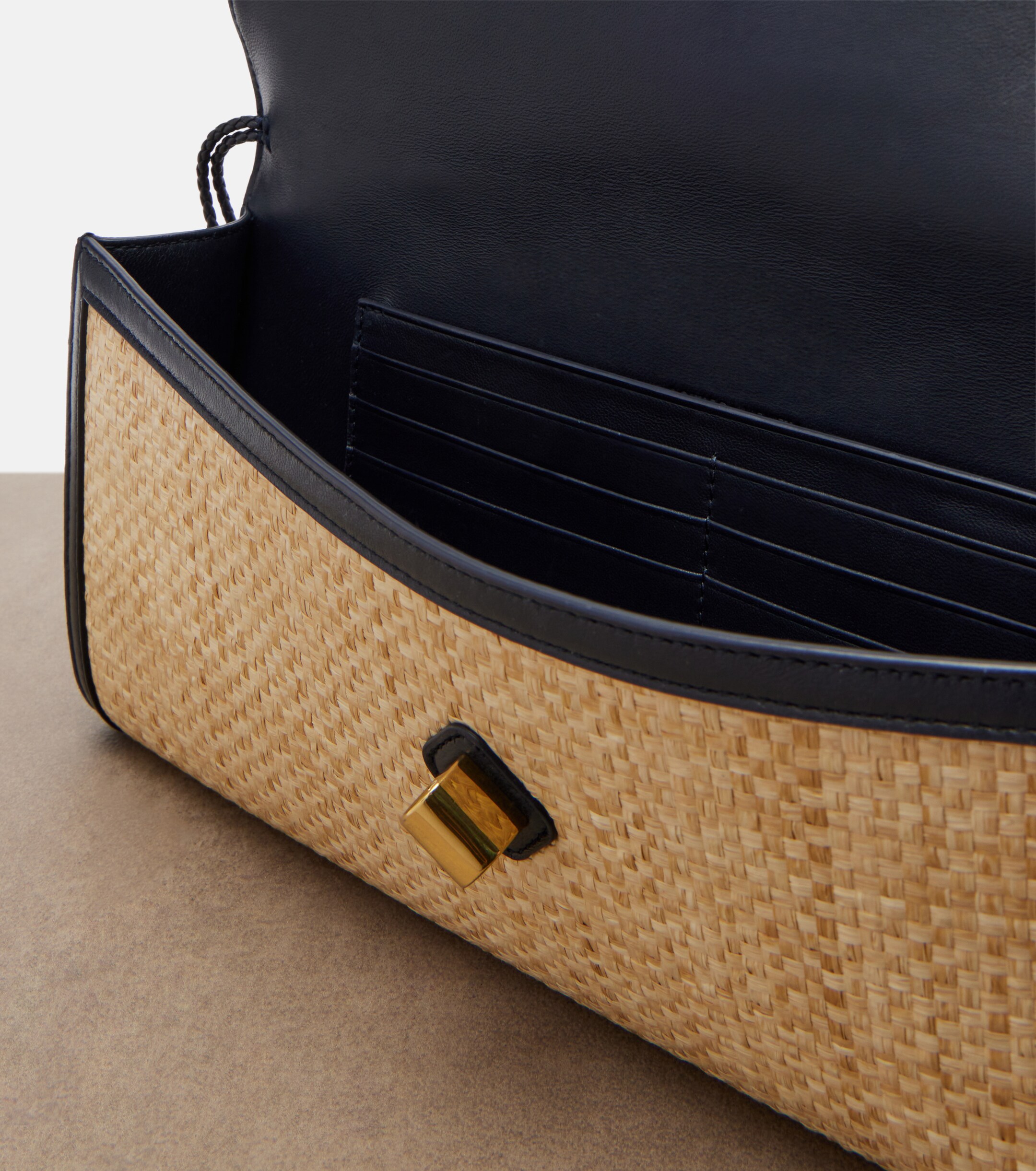 Bottega Veneta Andiamo raffia-effect clutch