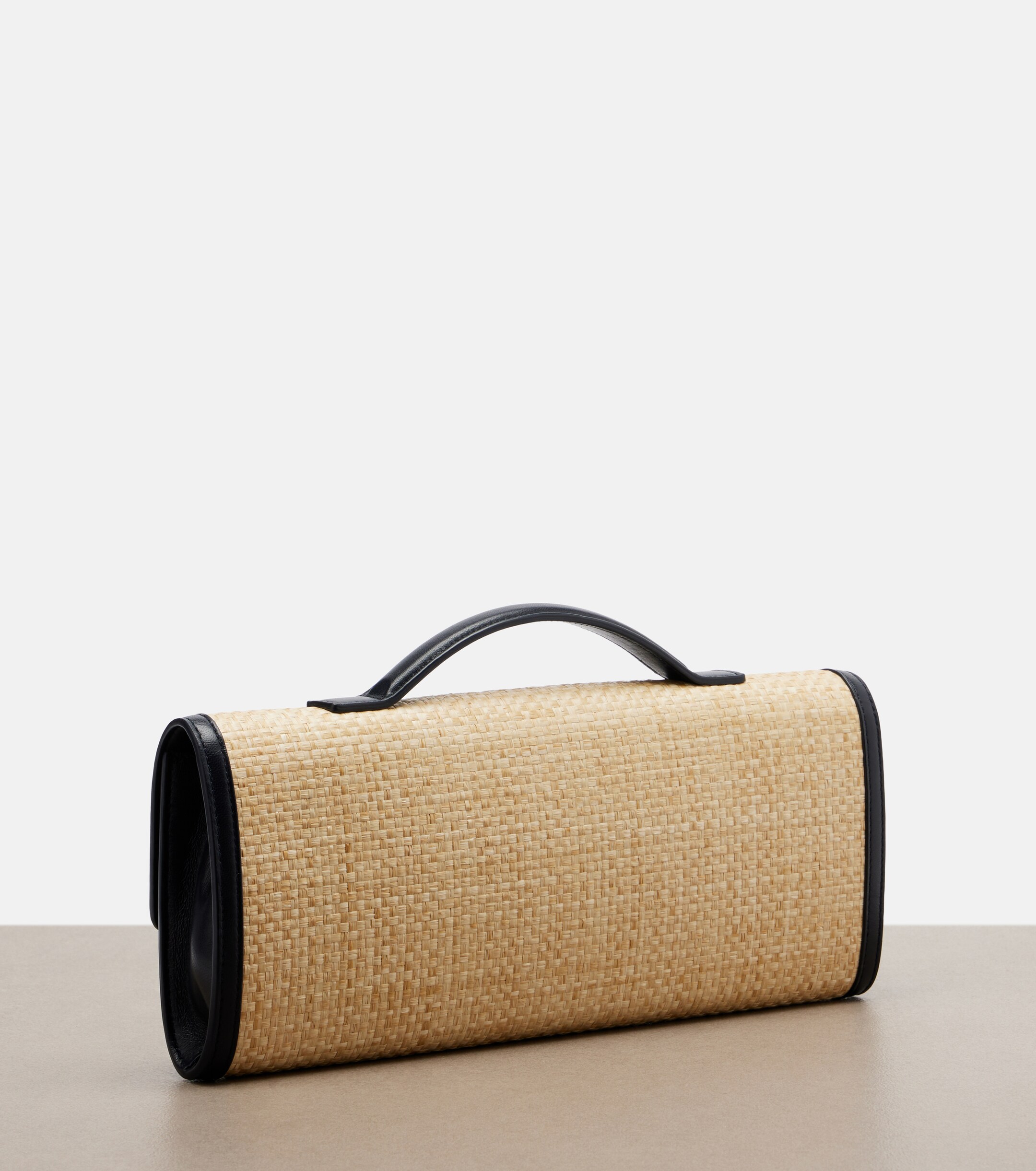 Bottega Veneta Andiamo raffia-effect clutch