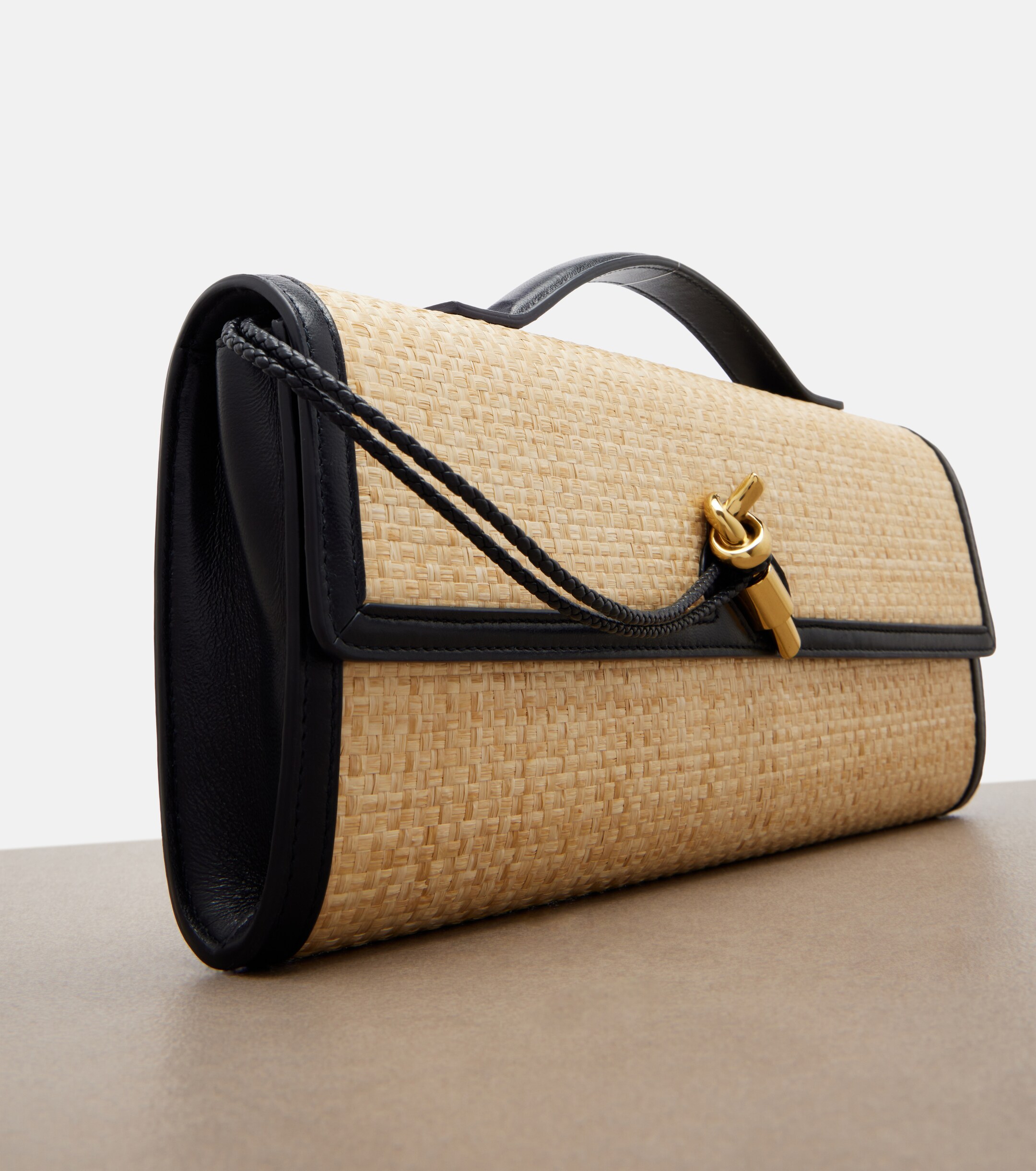 Bottega Veneta Andiamo raffia-effect clutch