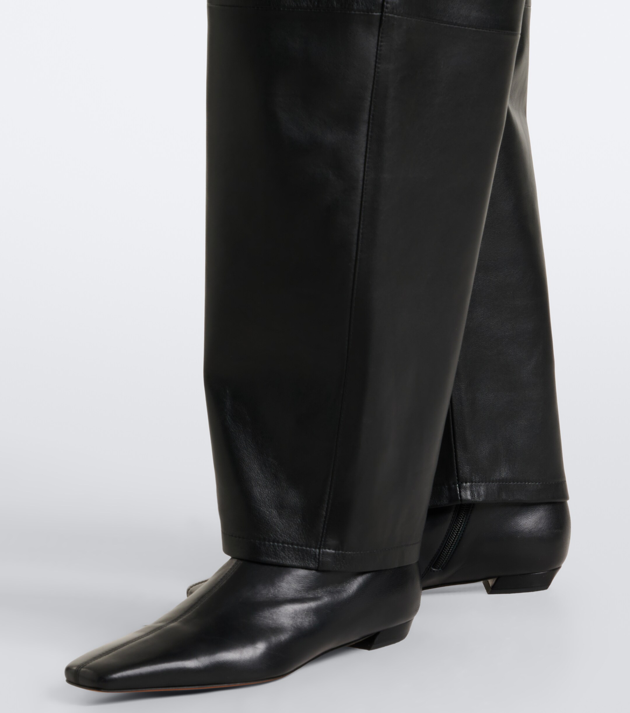 ARMA Arma Noa leather barrel-leg pants