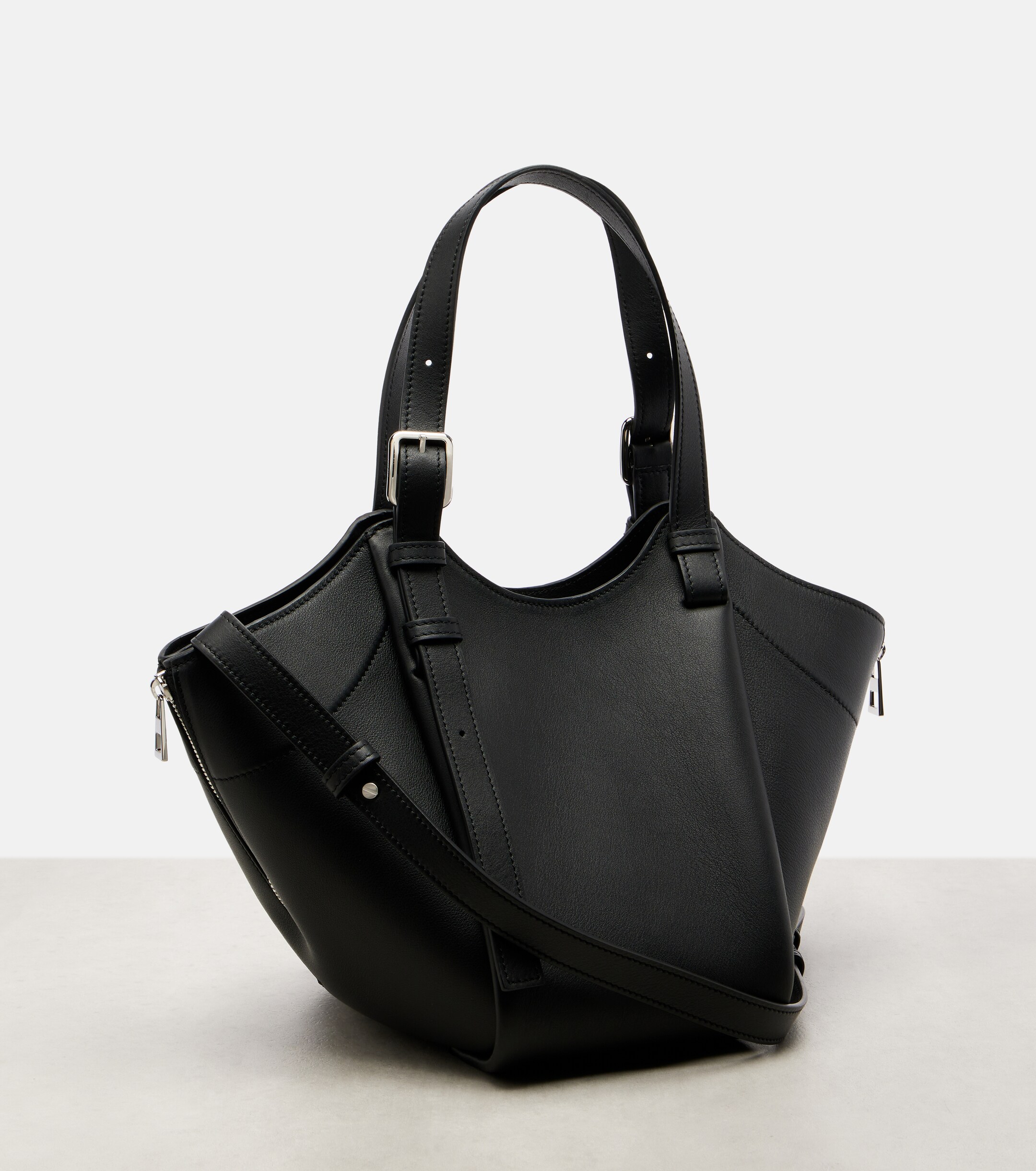 Loewe Hammock Flip Medium leather tote bag