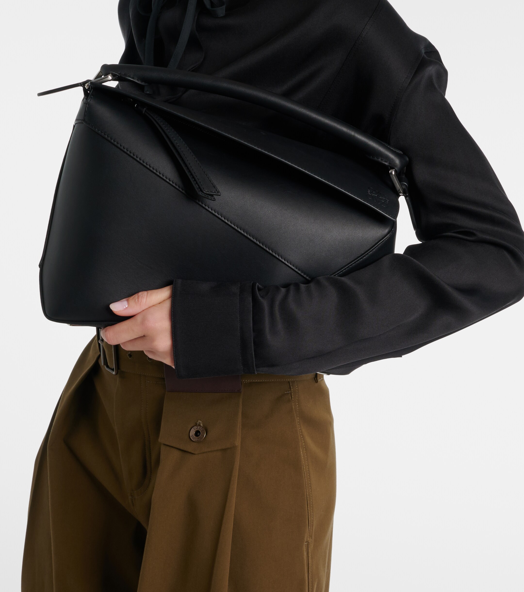 Loewe Loewe Puzzle Edge Medium leather top-handle bag