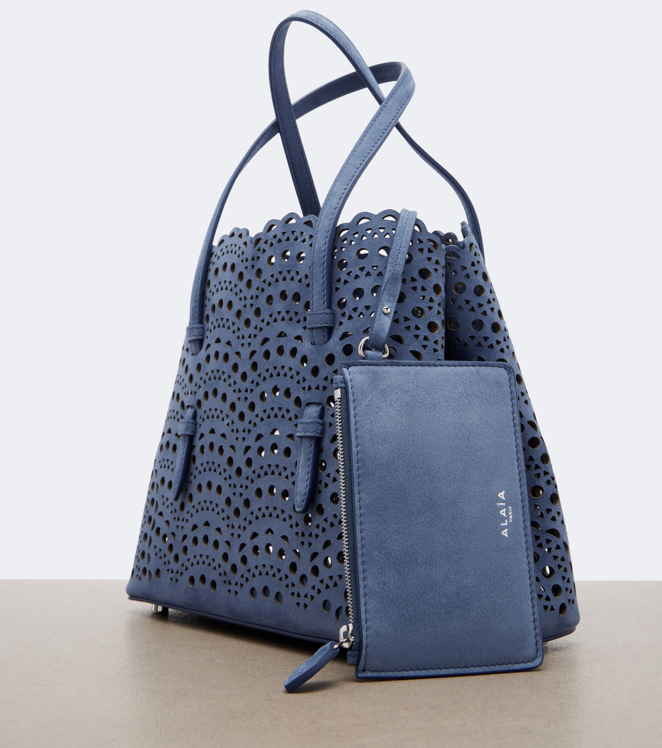 Alaïa Mina 20 Medium leather top-handle bag