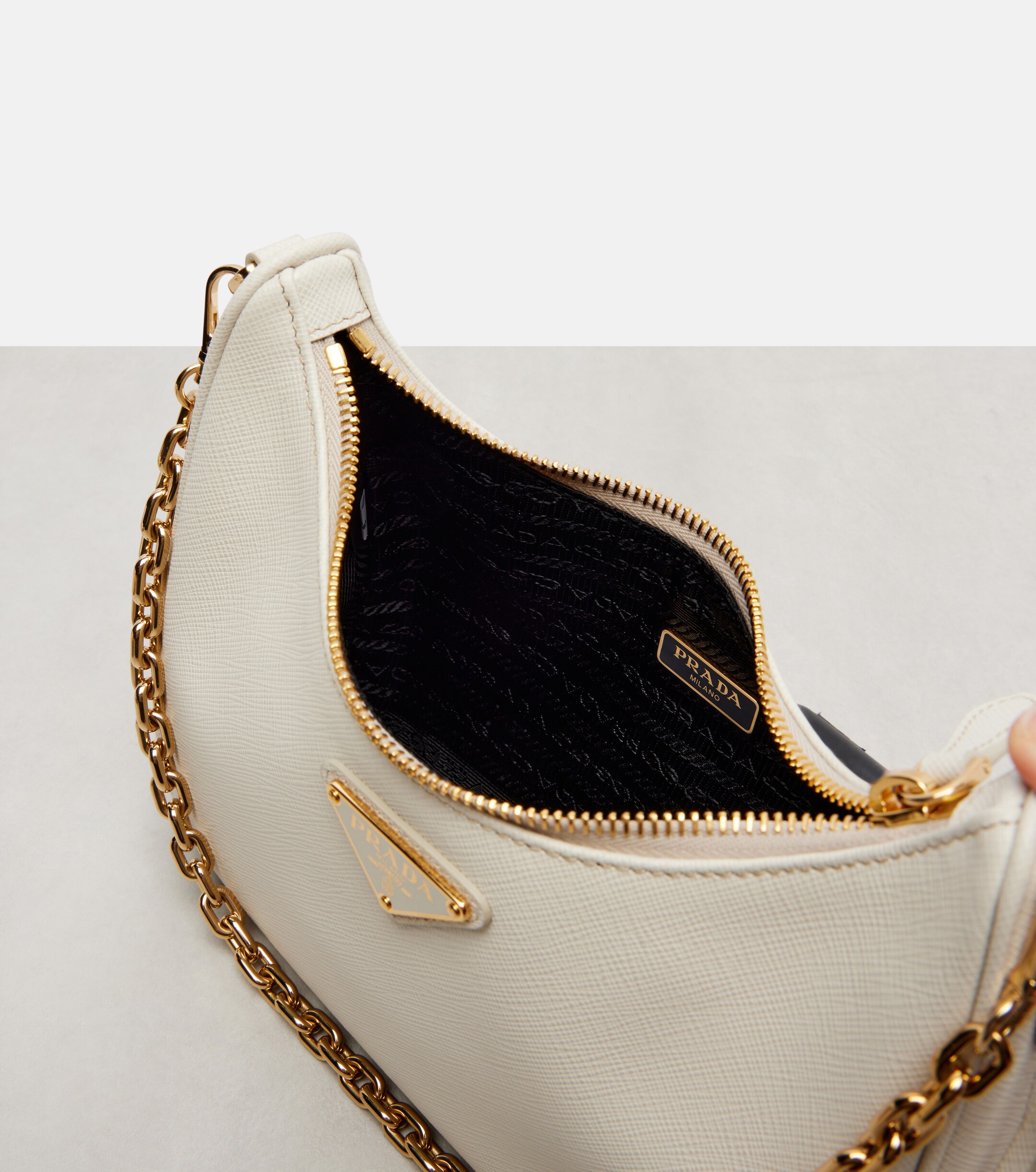 Prada Prada Re-Edition 2005 leather shoulder bag