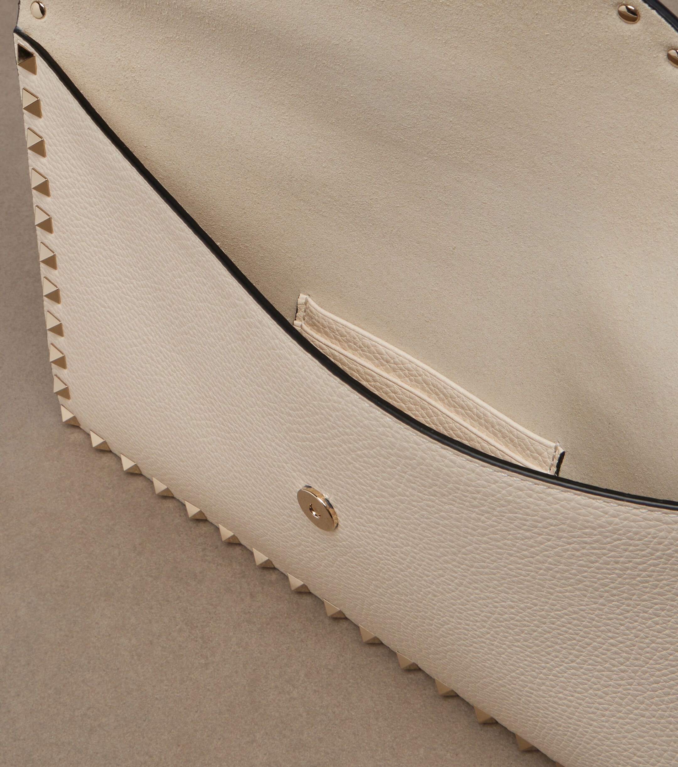 Valentino Garavani Rockstud Large leather pouch thumbnail