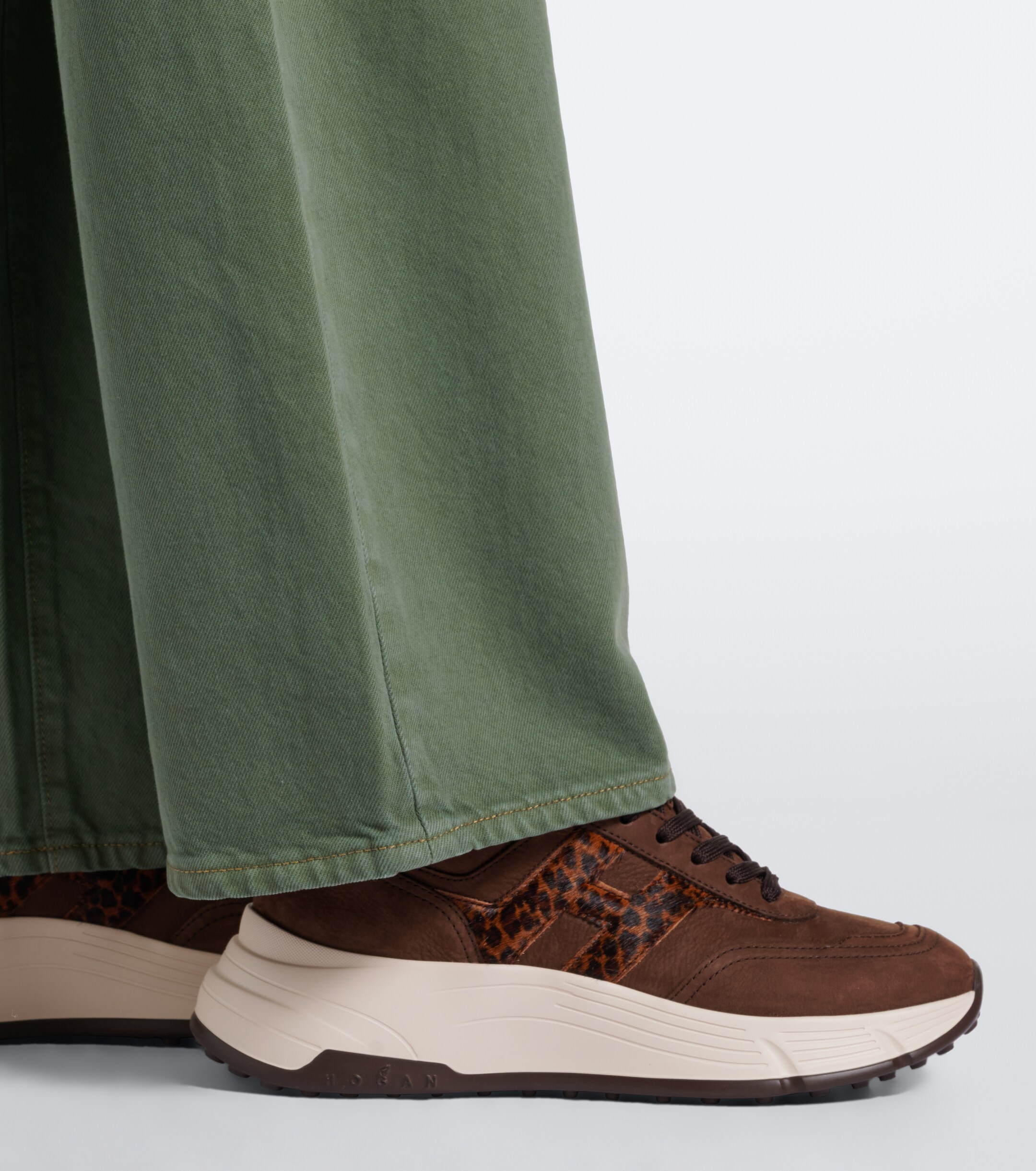 Hogan Hogan H669 suede sneakers